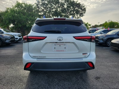 2021 Toyota Highlander LE
