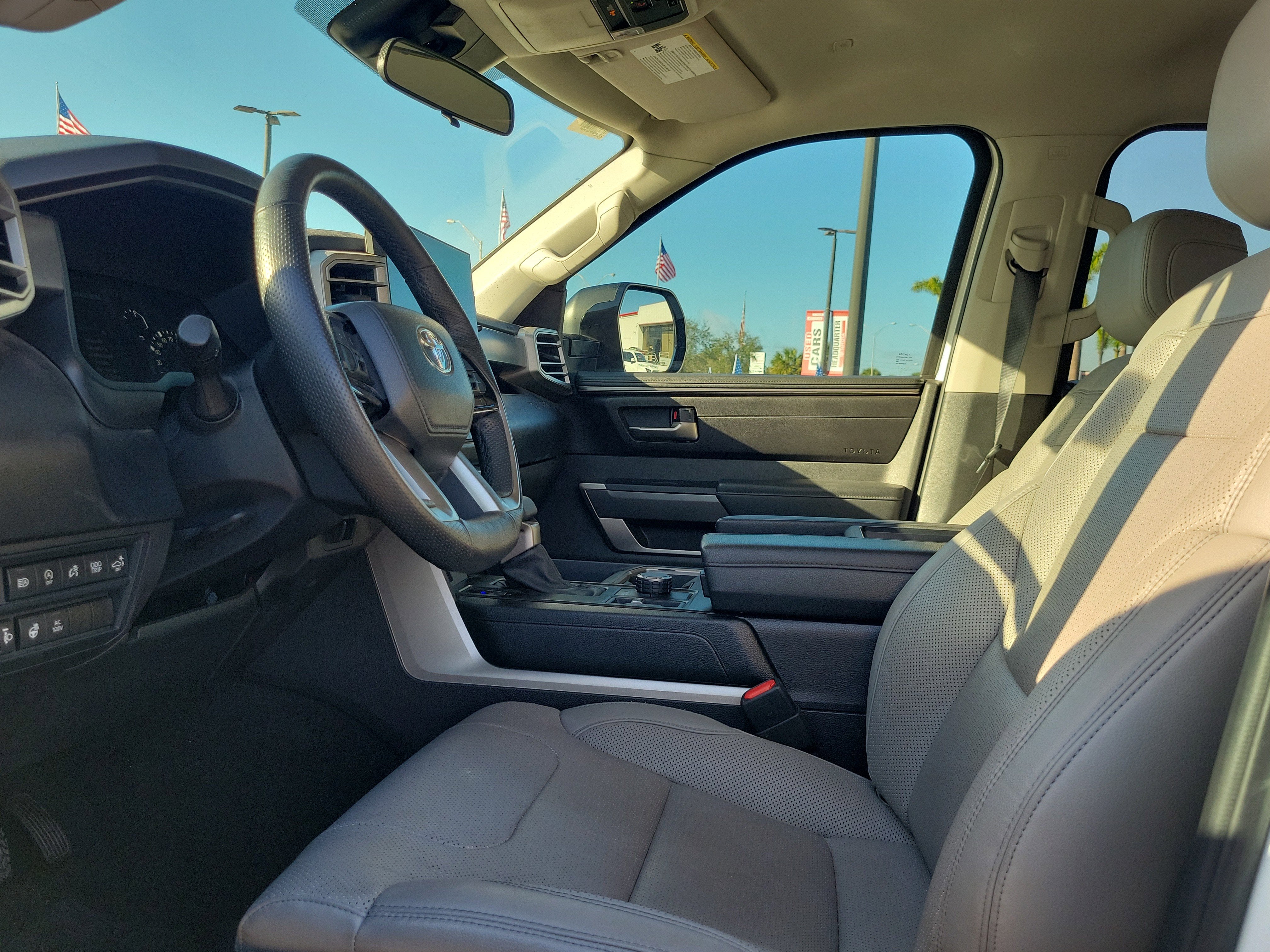 2024 Toyota Tundra 4WD SR5