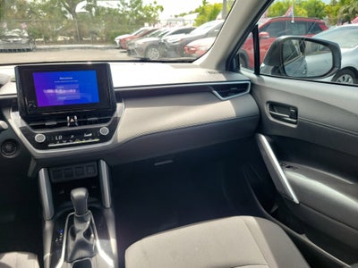 2024 Toyota Corolla Cross LE