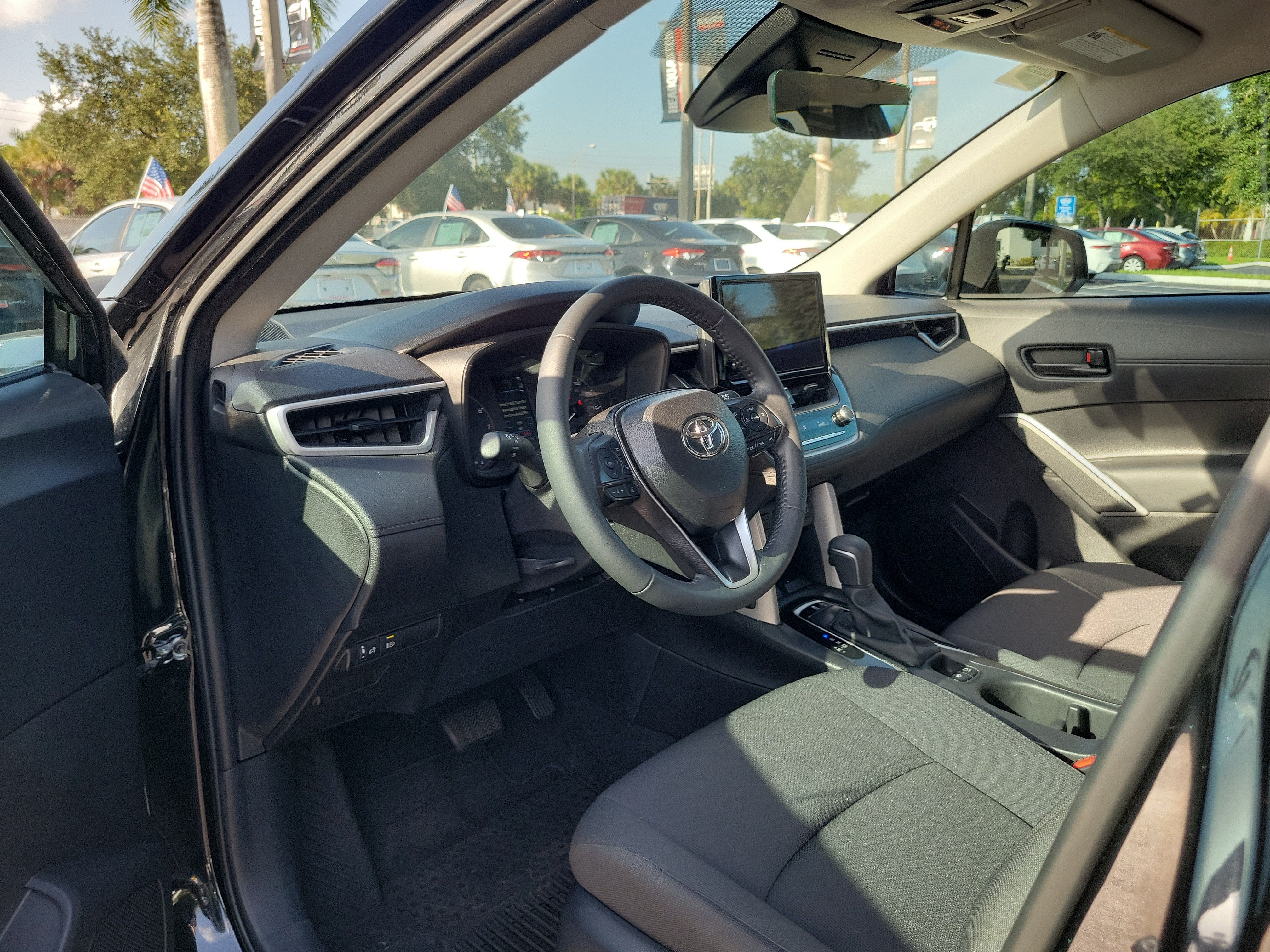 2025 Toyota Corolla Cross LE