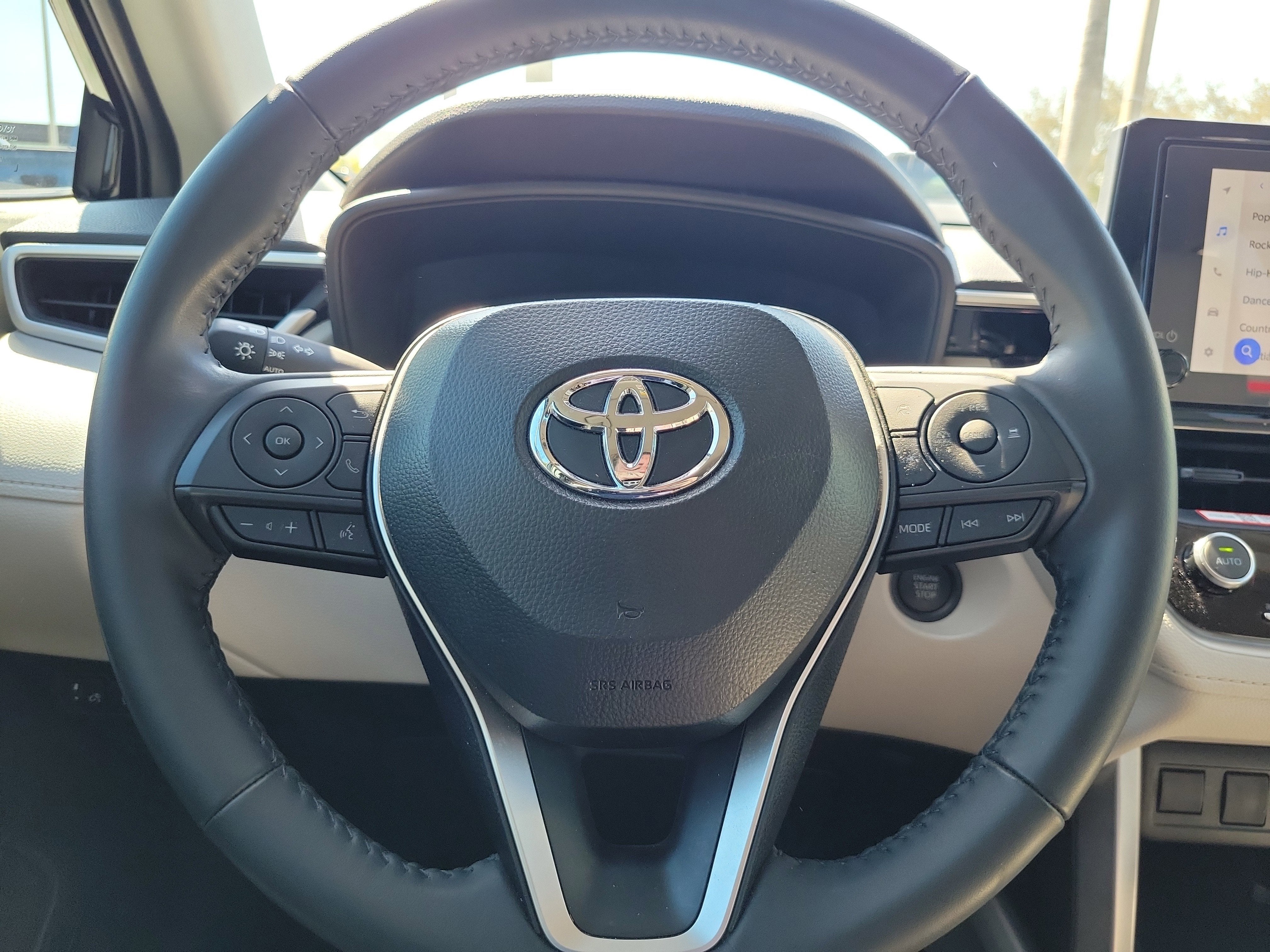 2025 Toyota Corolla Cross LE