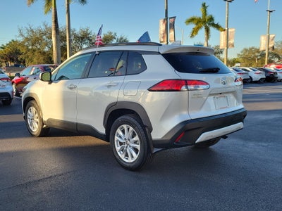 2024 Toyota Corolla Cross LE
