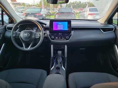 2024 Toyota Corolla Cross LE