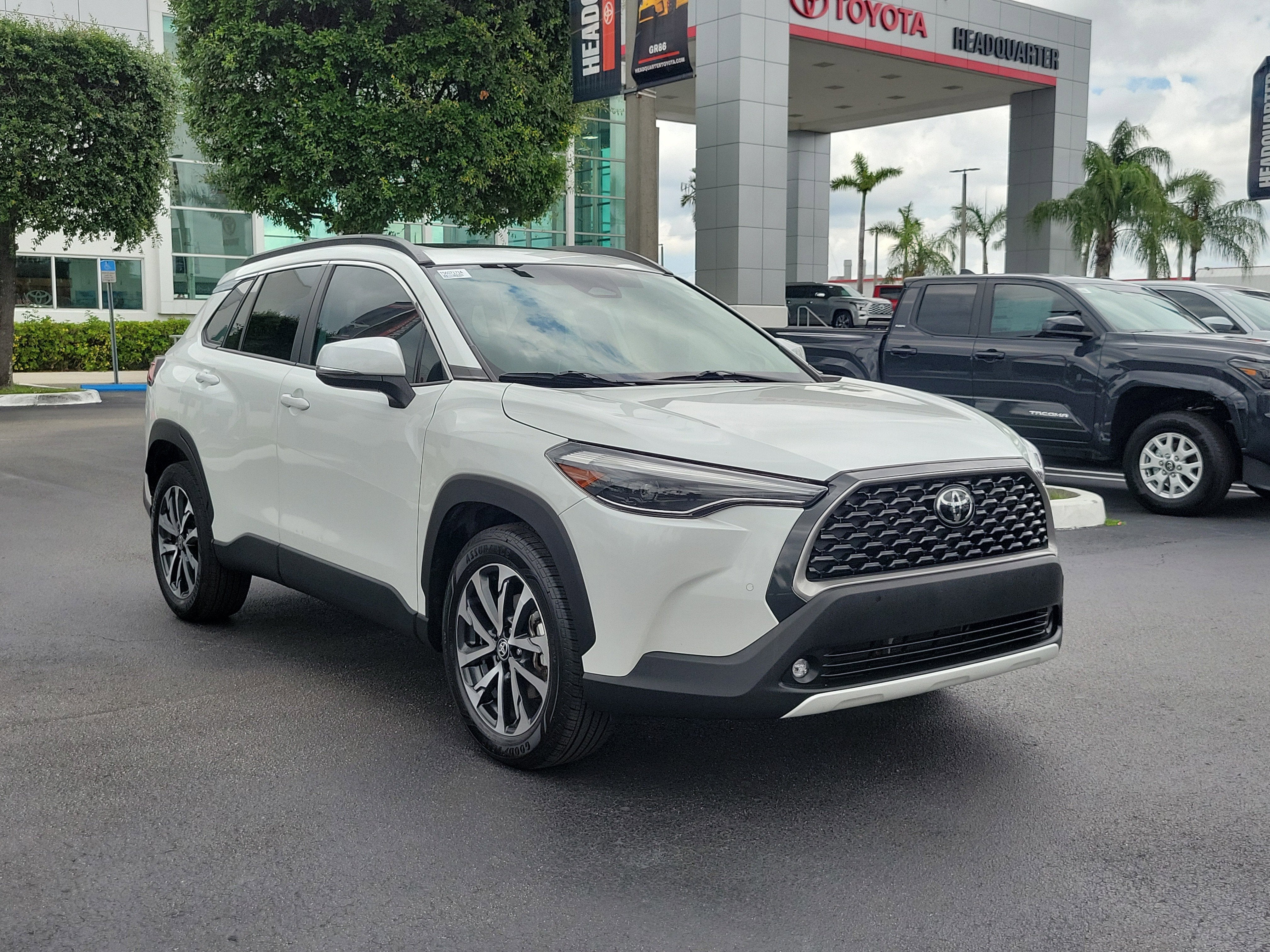 2023 Toyota Corolla Cross XLE