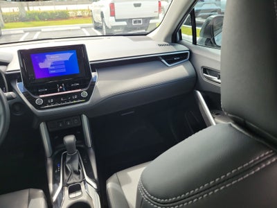 2025 Toyota Corolla Cross XLE