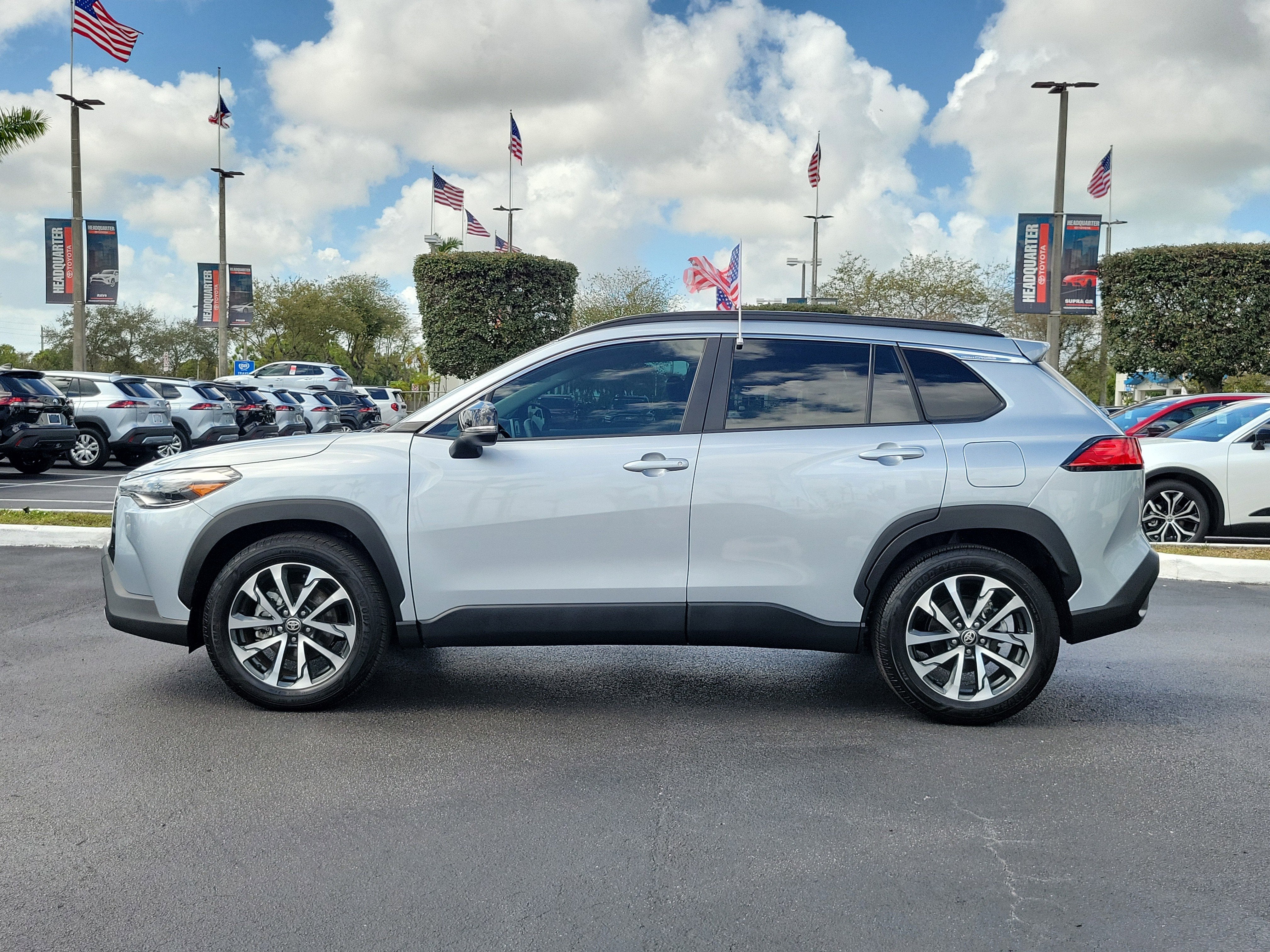 2025 Toyota Corolla Cross XLE