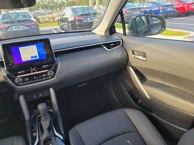 2025 Toyota Corolla Cross XLE
