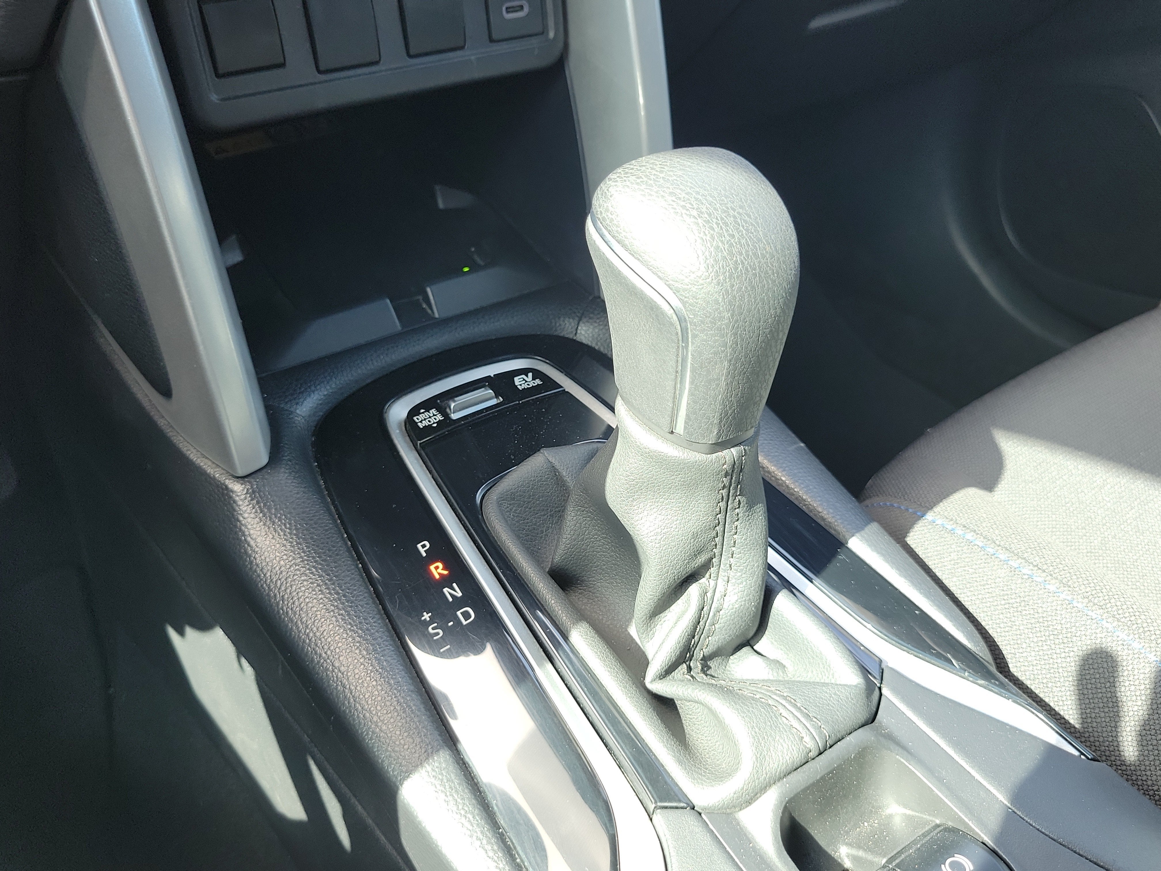 2024 Toyota Corolla Cross Hybrid SE