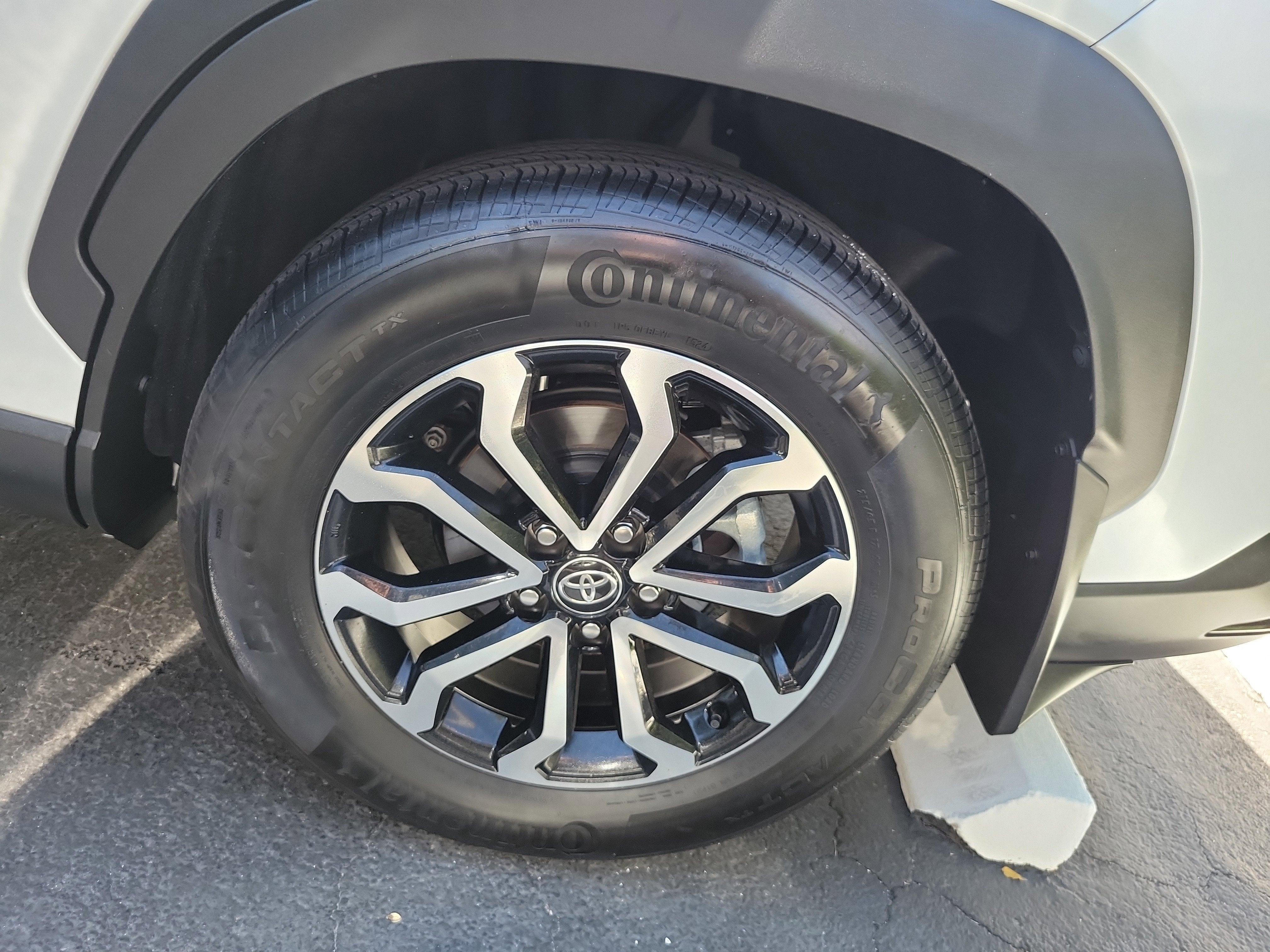 2024 Toyota Corolla Cross Hybrid SE