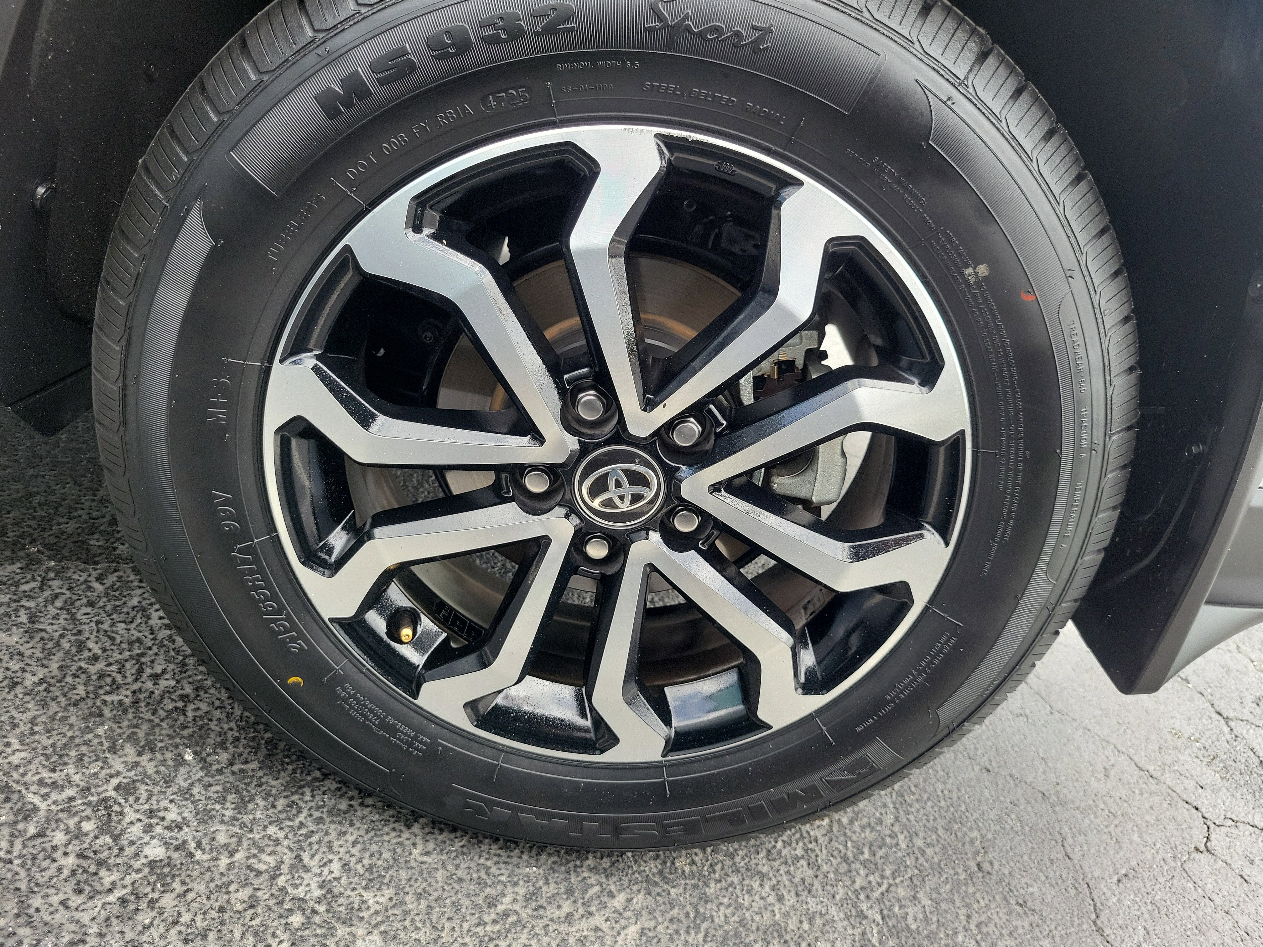 2025 Toyota Corolla Cross Hybrid SE