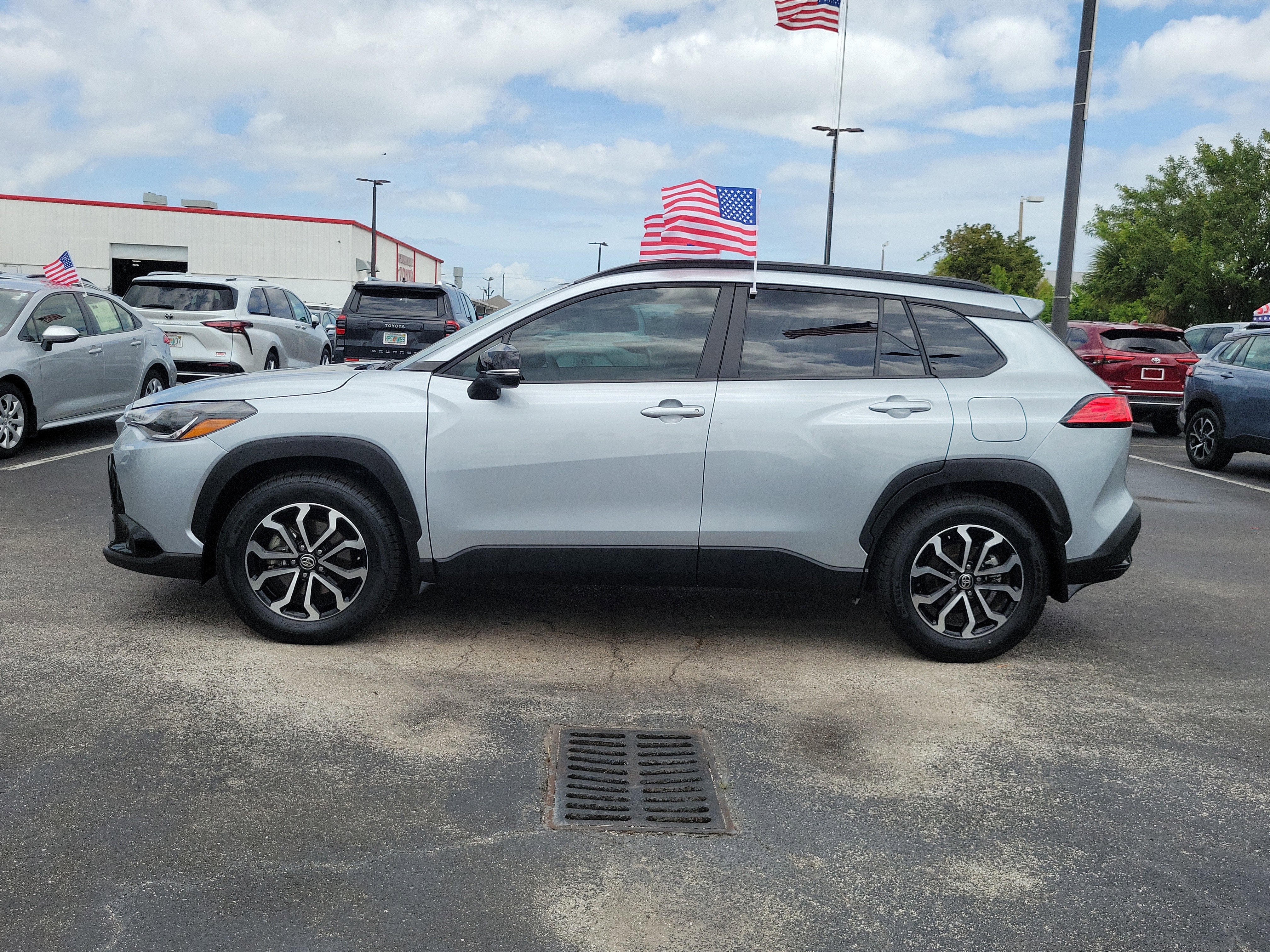 2025 Toyota Corolla Cross Hybrid SE