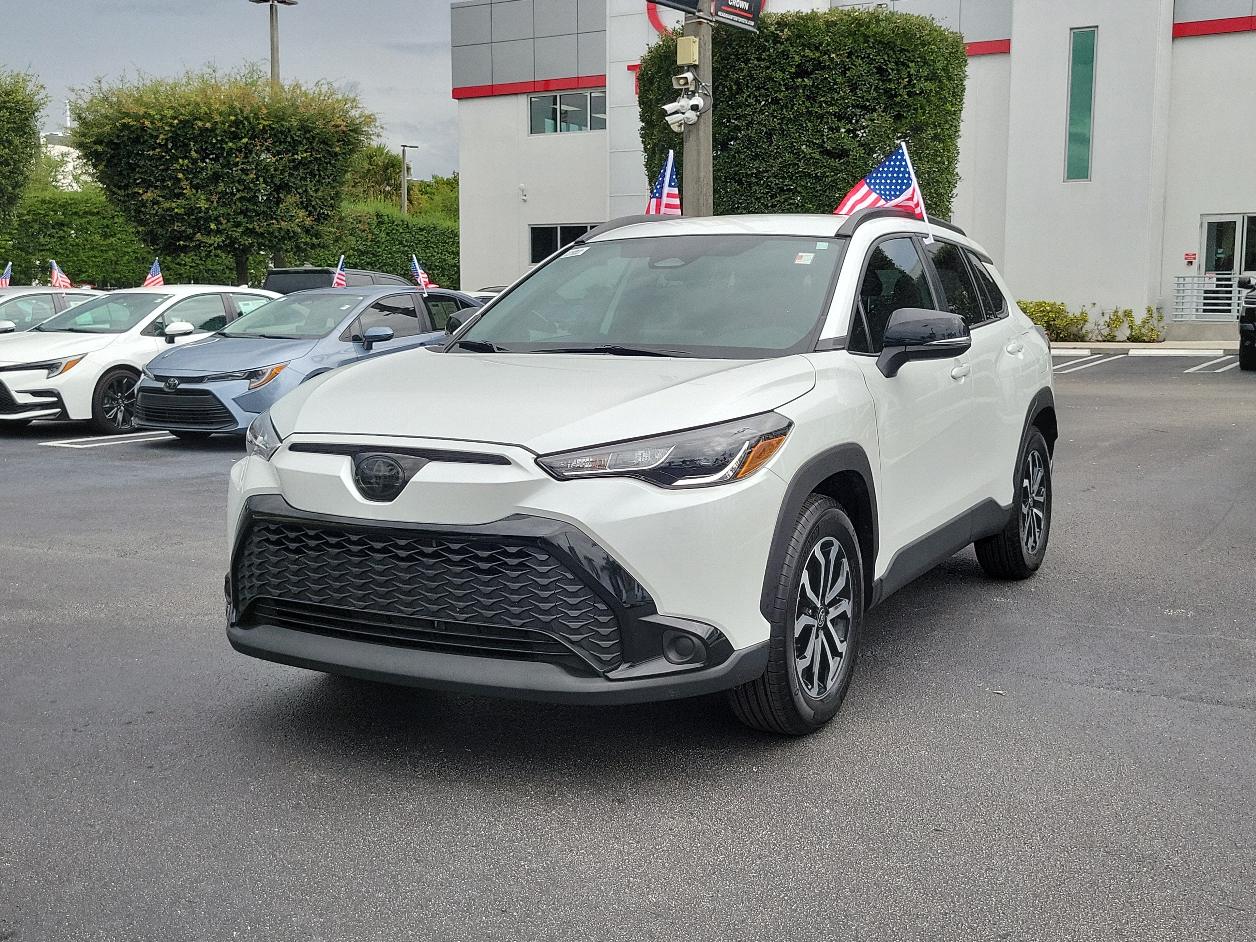 2025 Toyota Corolla Cross Hybrid SE