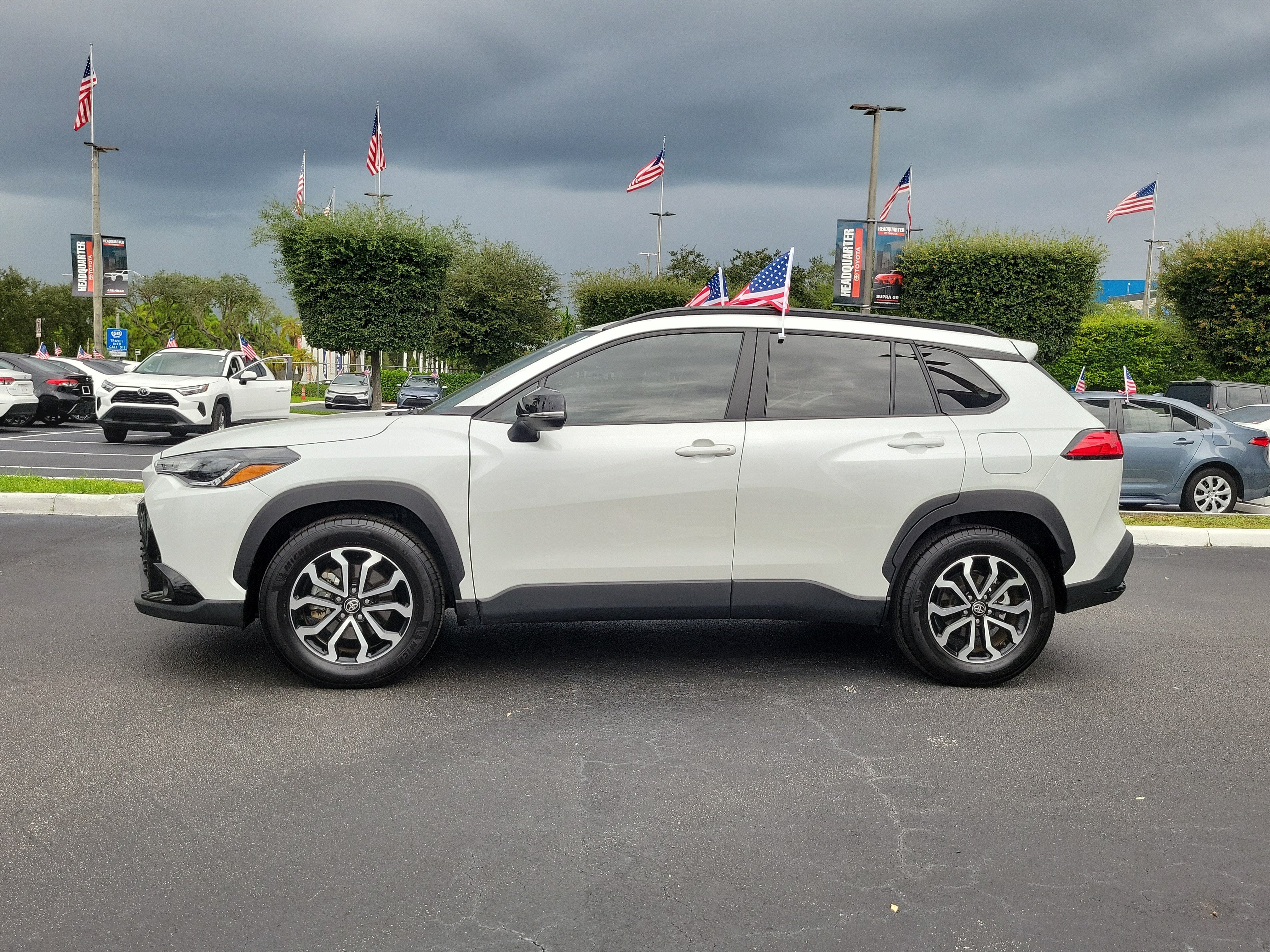 2025 Toyota Corolla Cross Hybrid SE