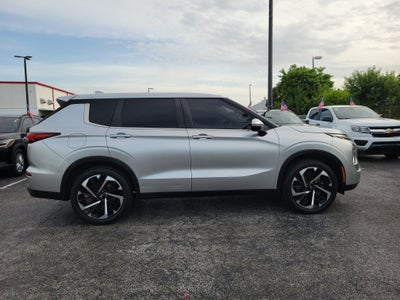 2022 Mitsubishi Outlander ES