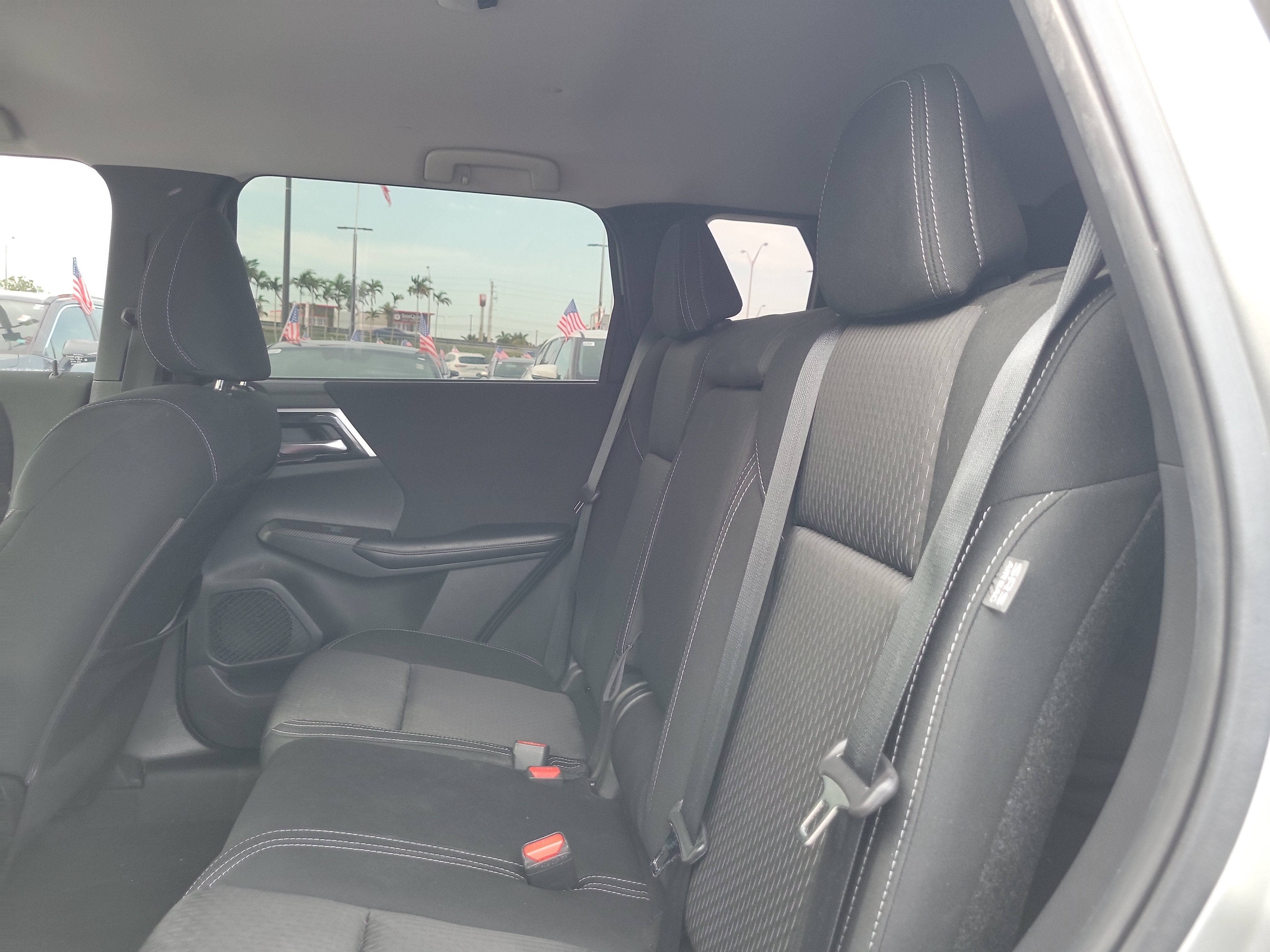 2022 Mitsubishi Outlander ES