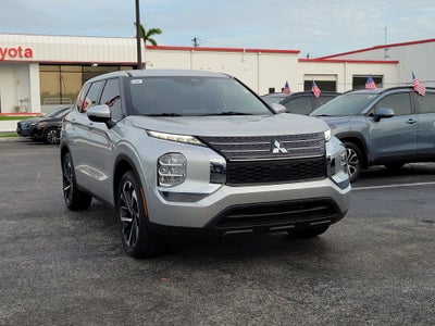 2022 Mitsubishi Outlander ES