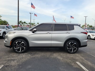 2022 Mitsubishi Outlander ES