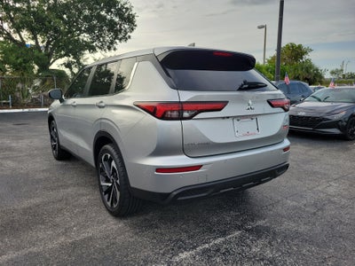 2022 Mitsubishi Outlander ES