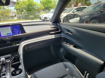 2025 Toyota Crown Signia Limited