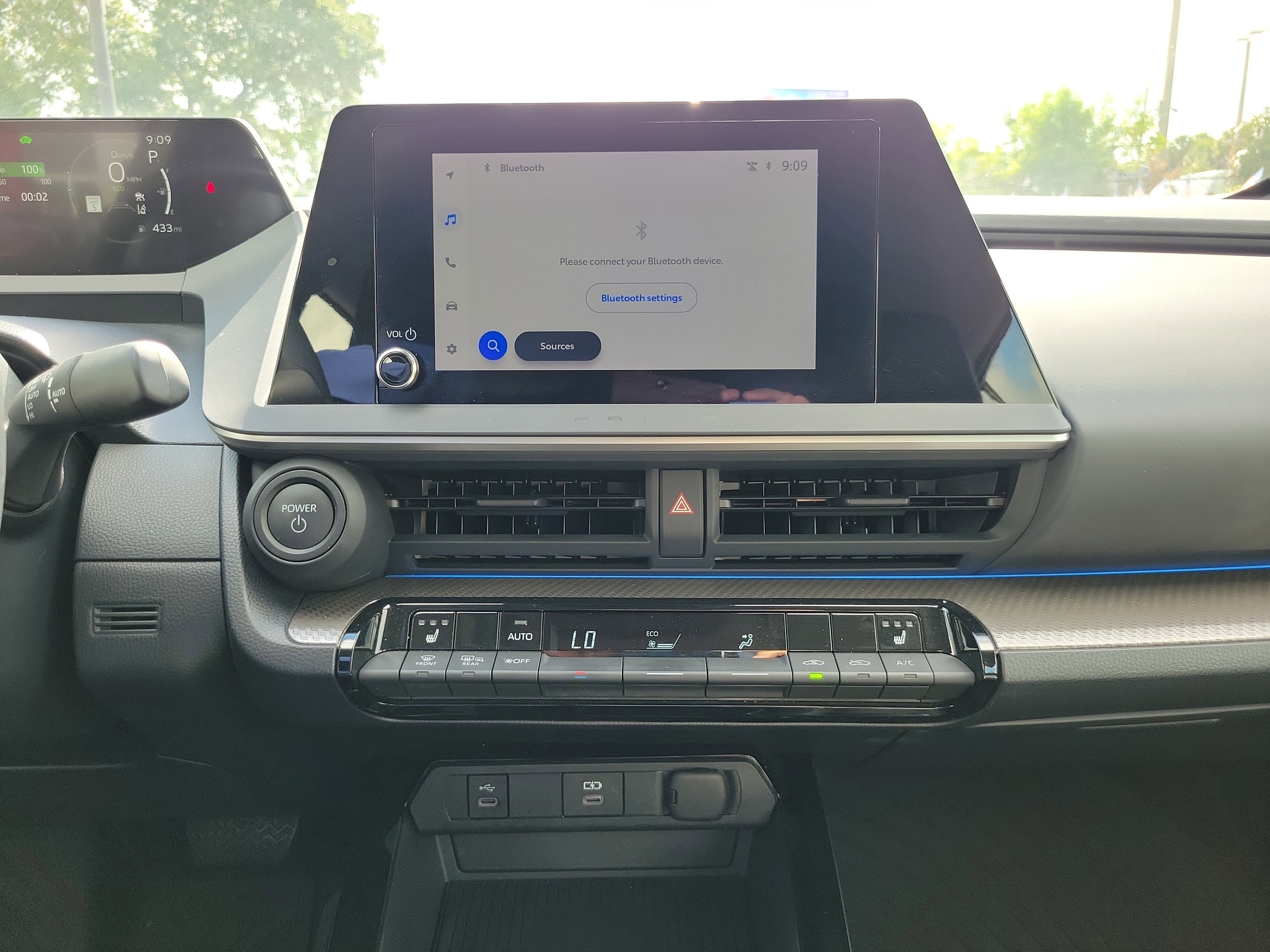 2025 Toyota Prius LE