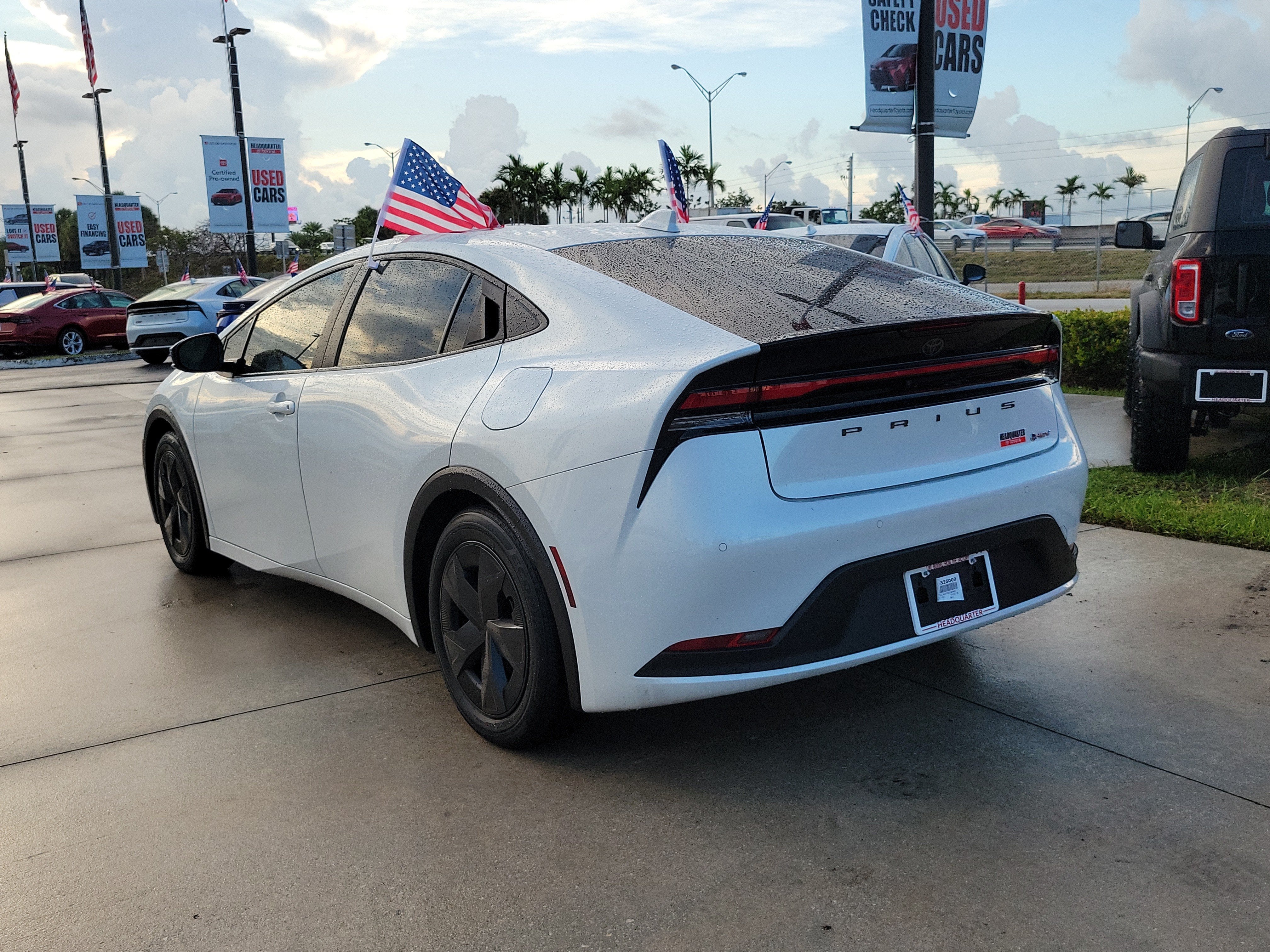 2025 Toyota Prius LE