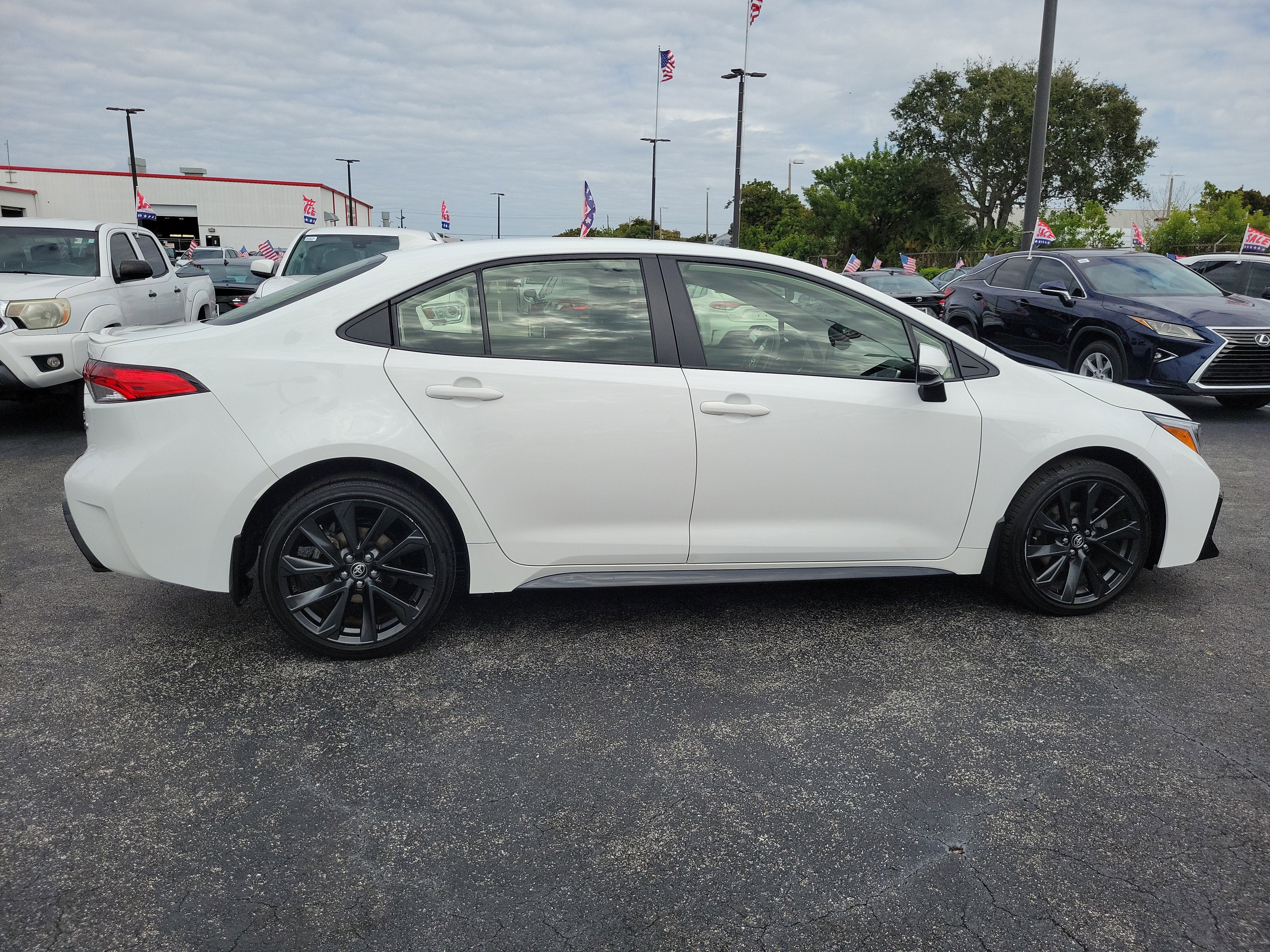 2023 Toyota Corolla Hybrid SE