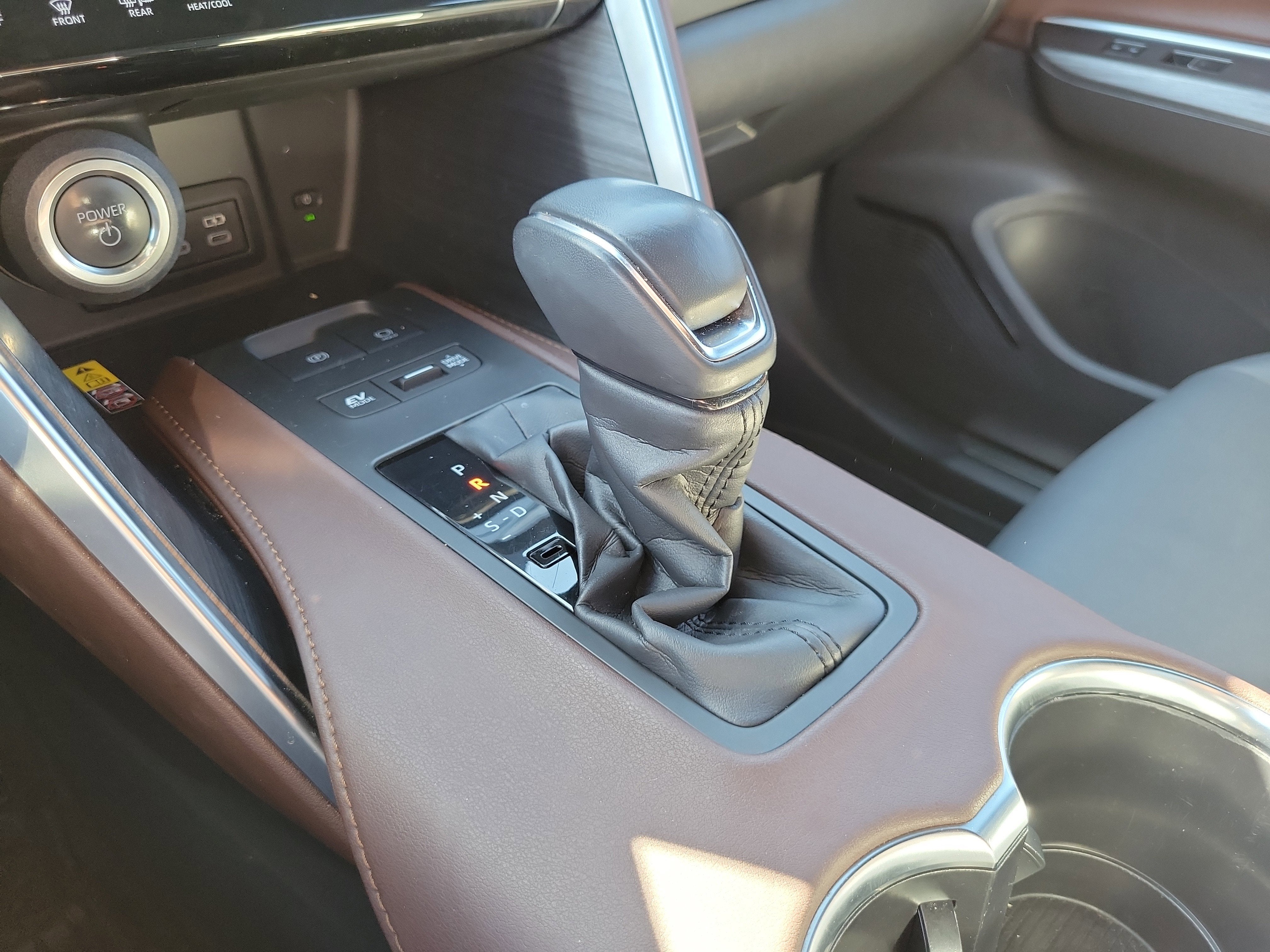 2024 Toyota Venza LE