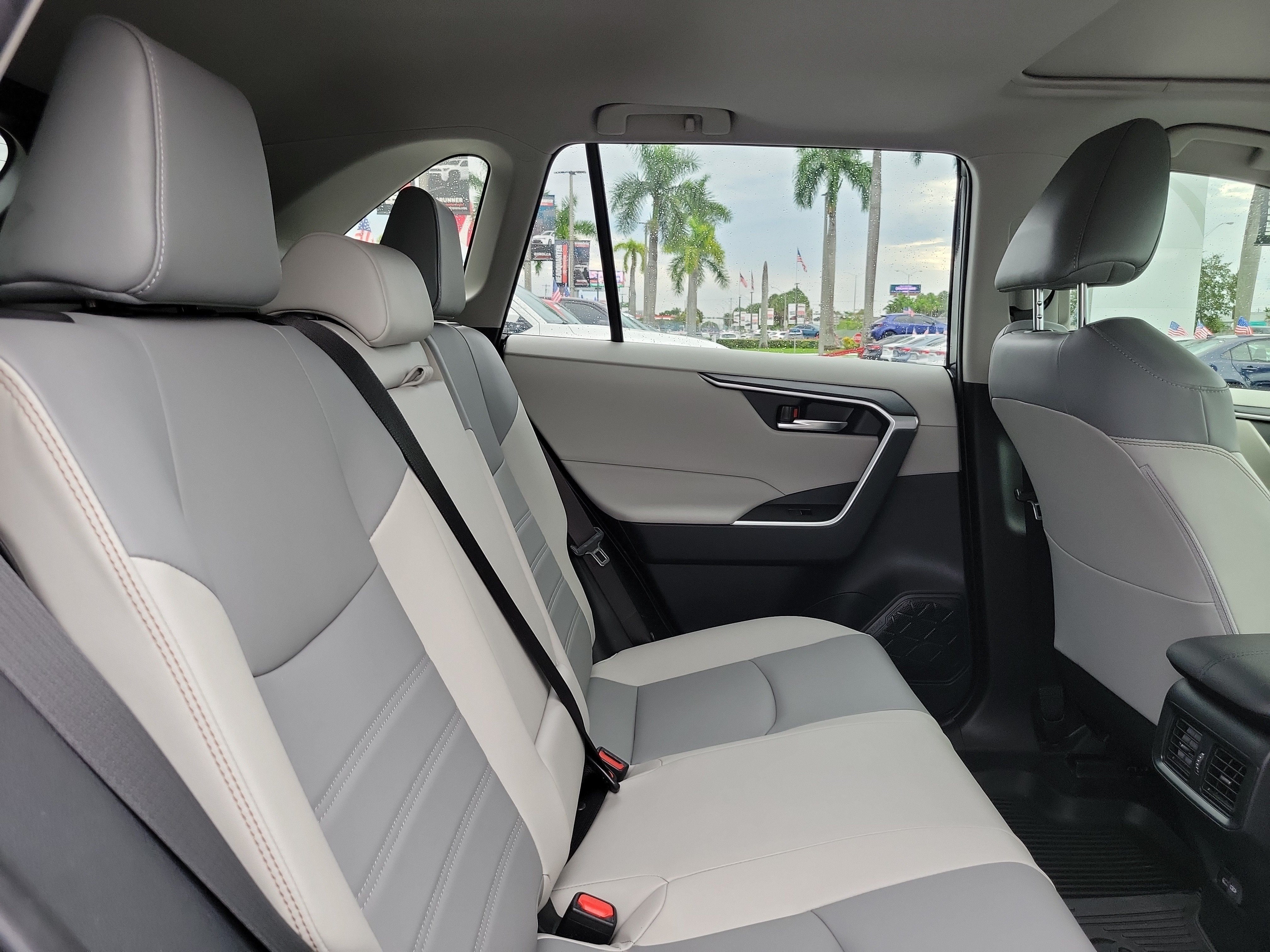 2025 Toyota RAV4 Hybrid XLE Premium