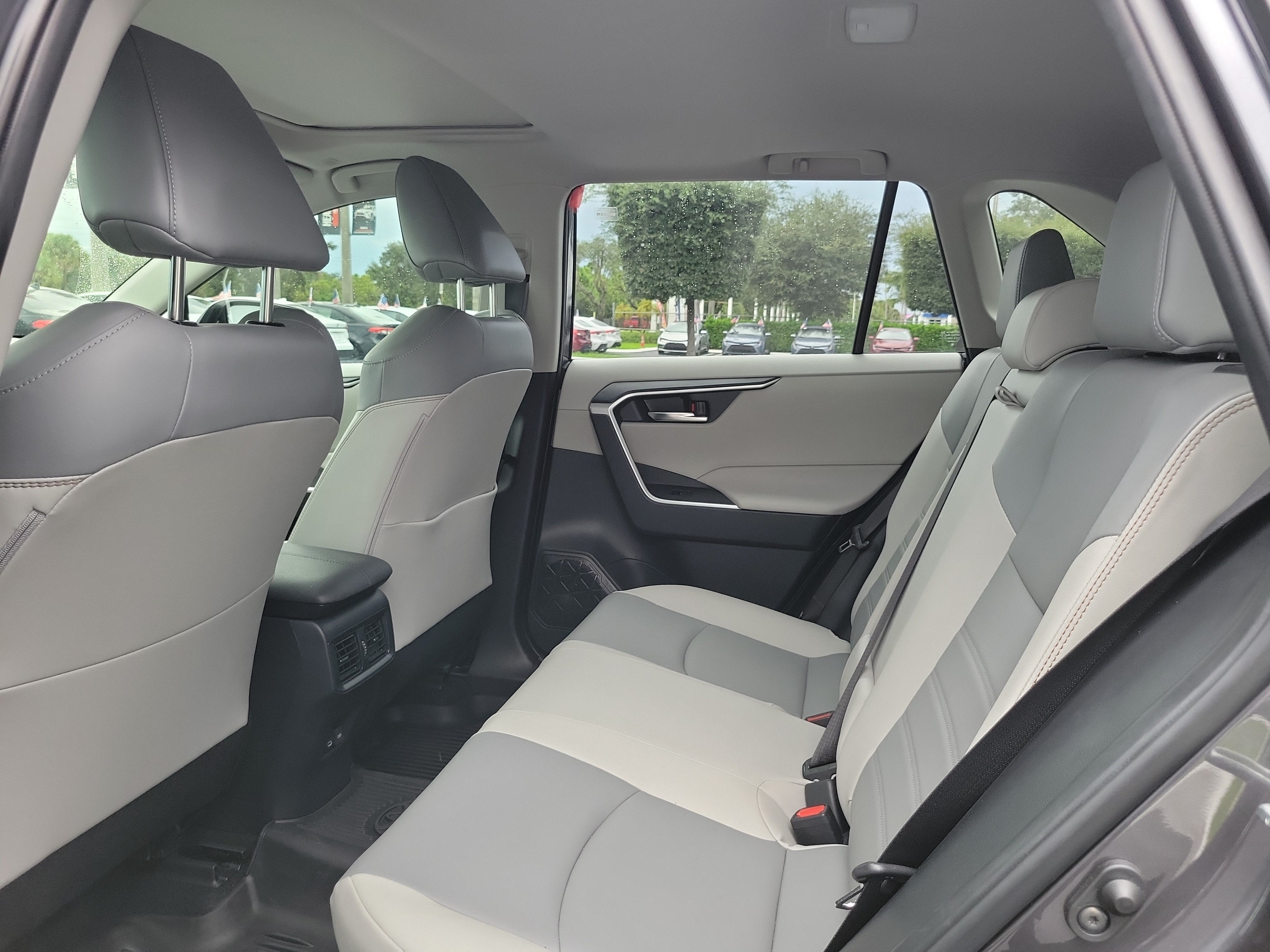 2025 Toyota RAV4 Hybrid XLE Premium