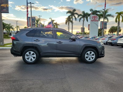 2020 Toyota RAV4 LE