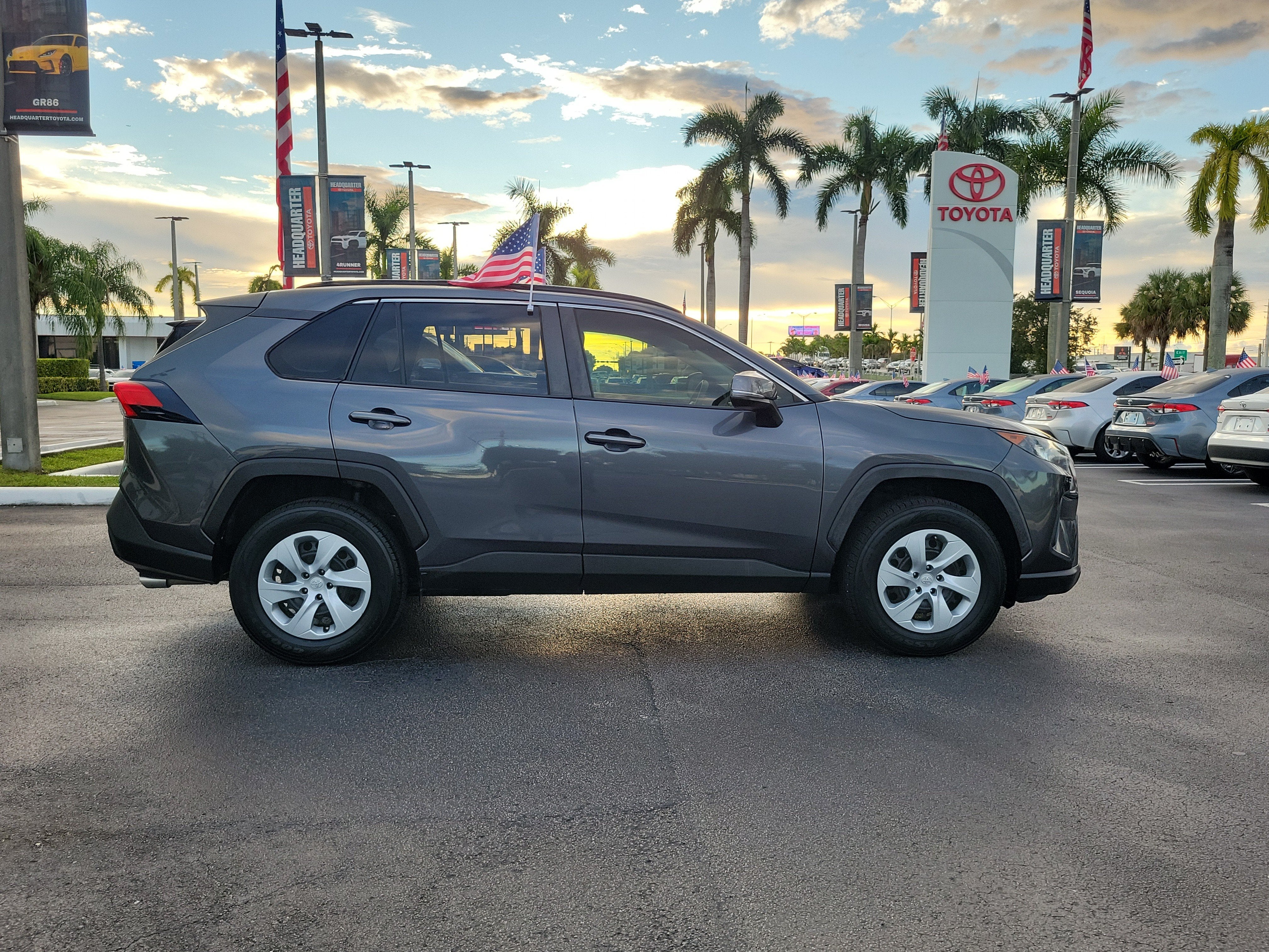 2020 Toyota RAV4 LE