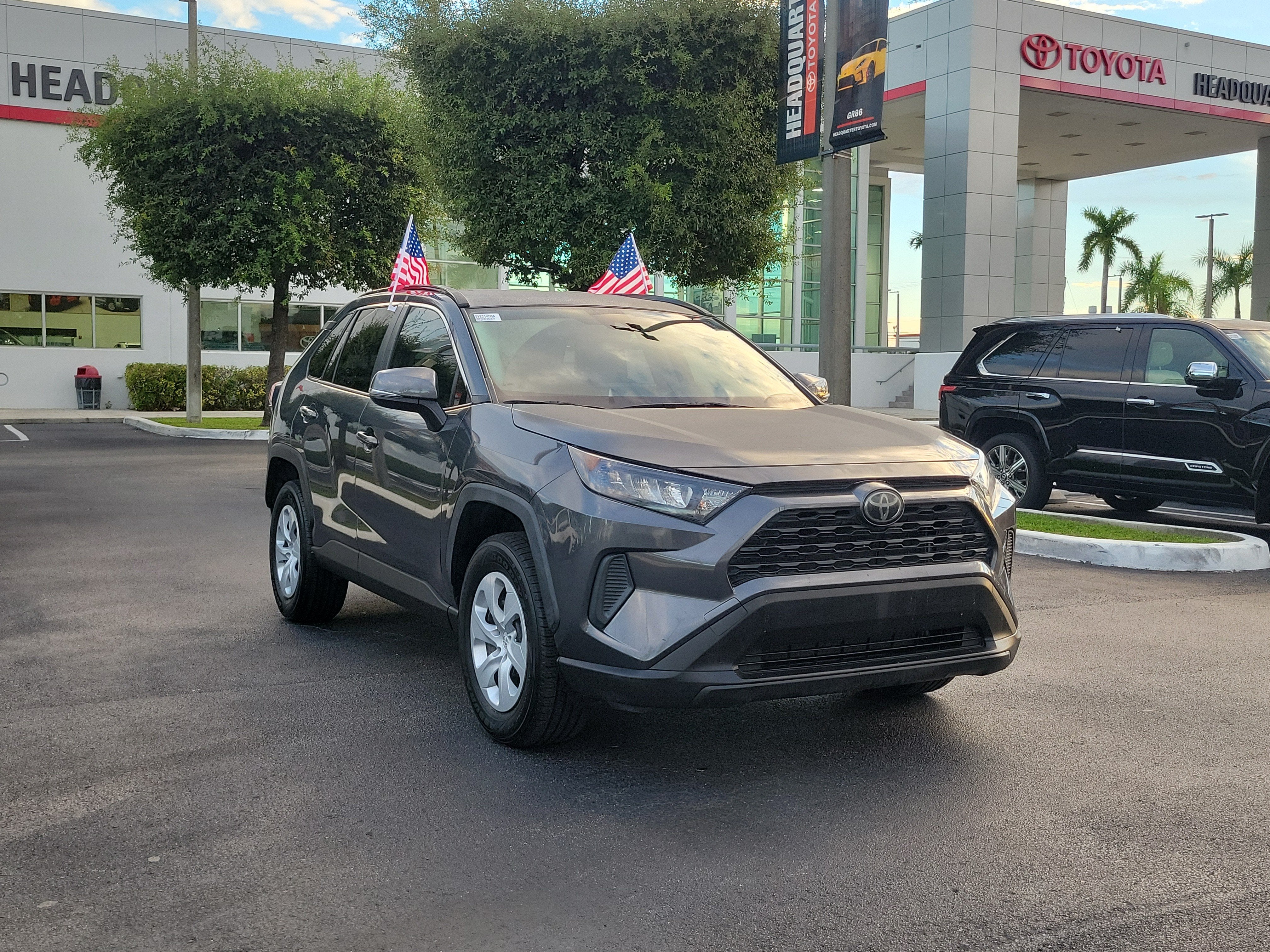 2020 Toyota RAV4 LE