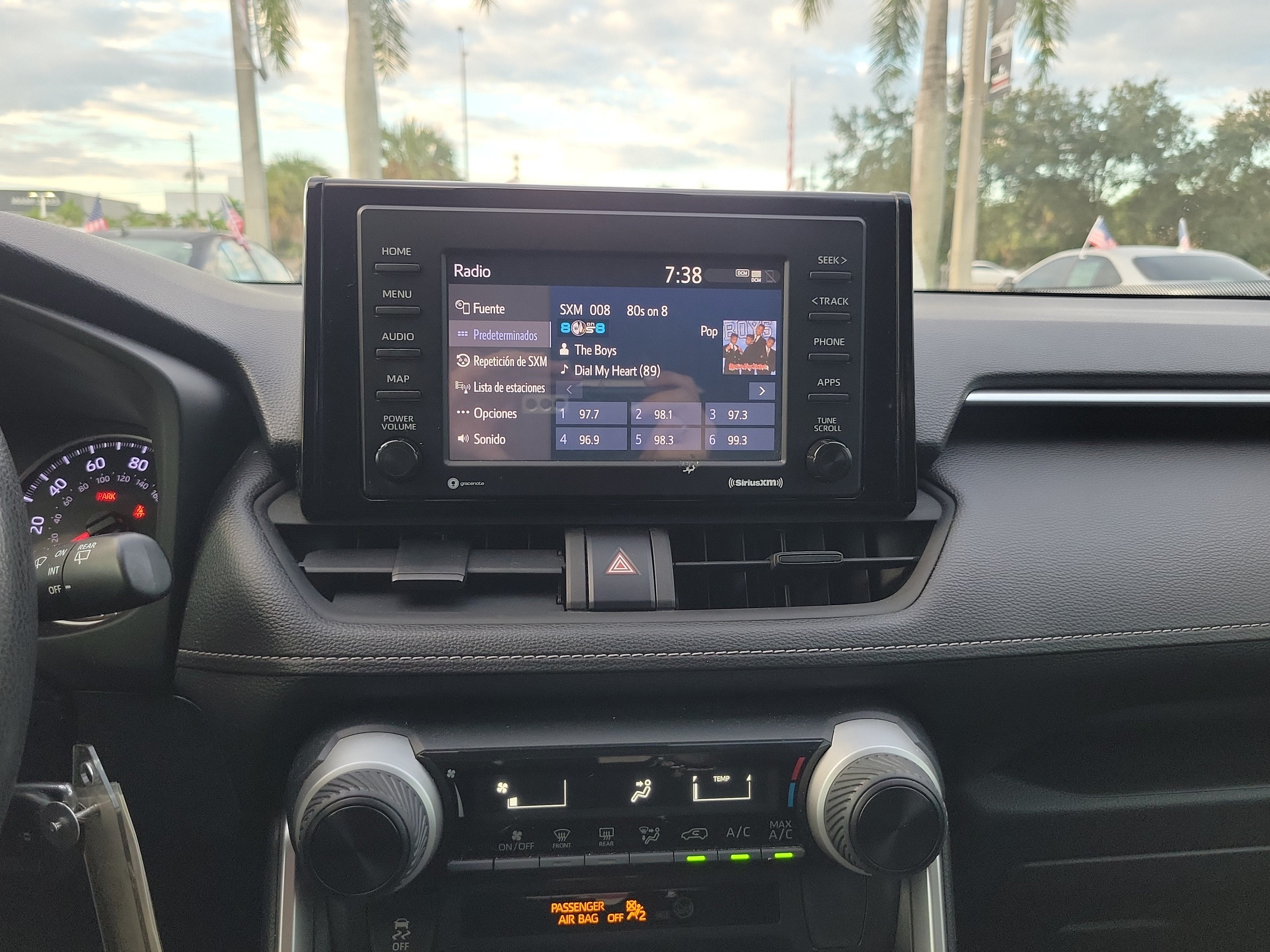 2020 Toyota RAV4 LE