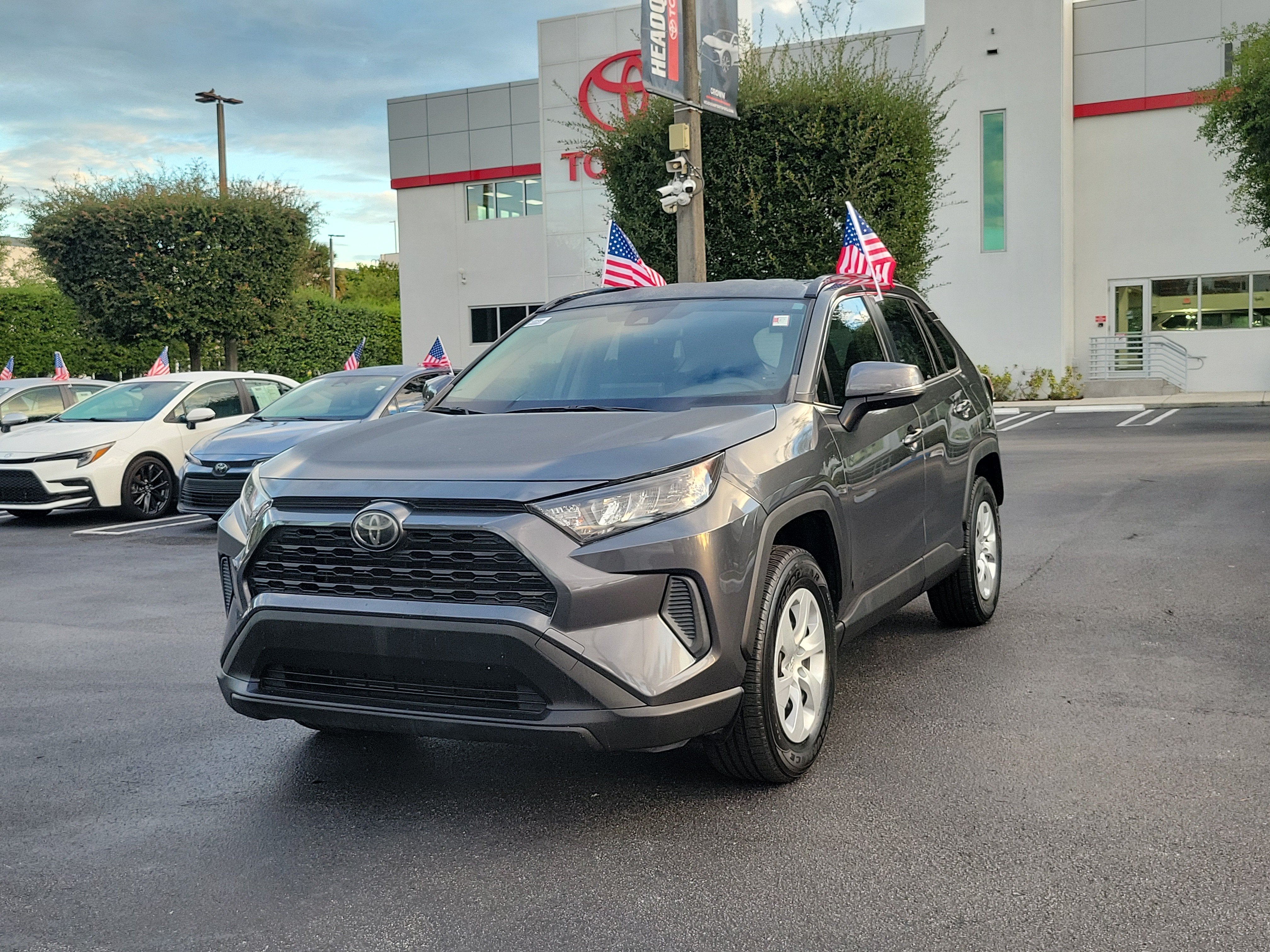 2020 Toyota RAV4 LE