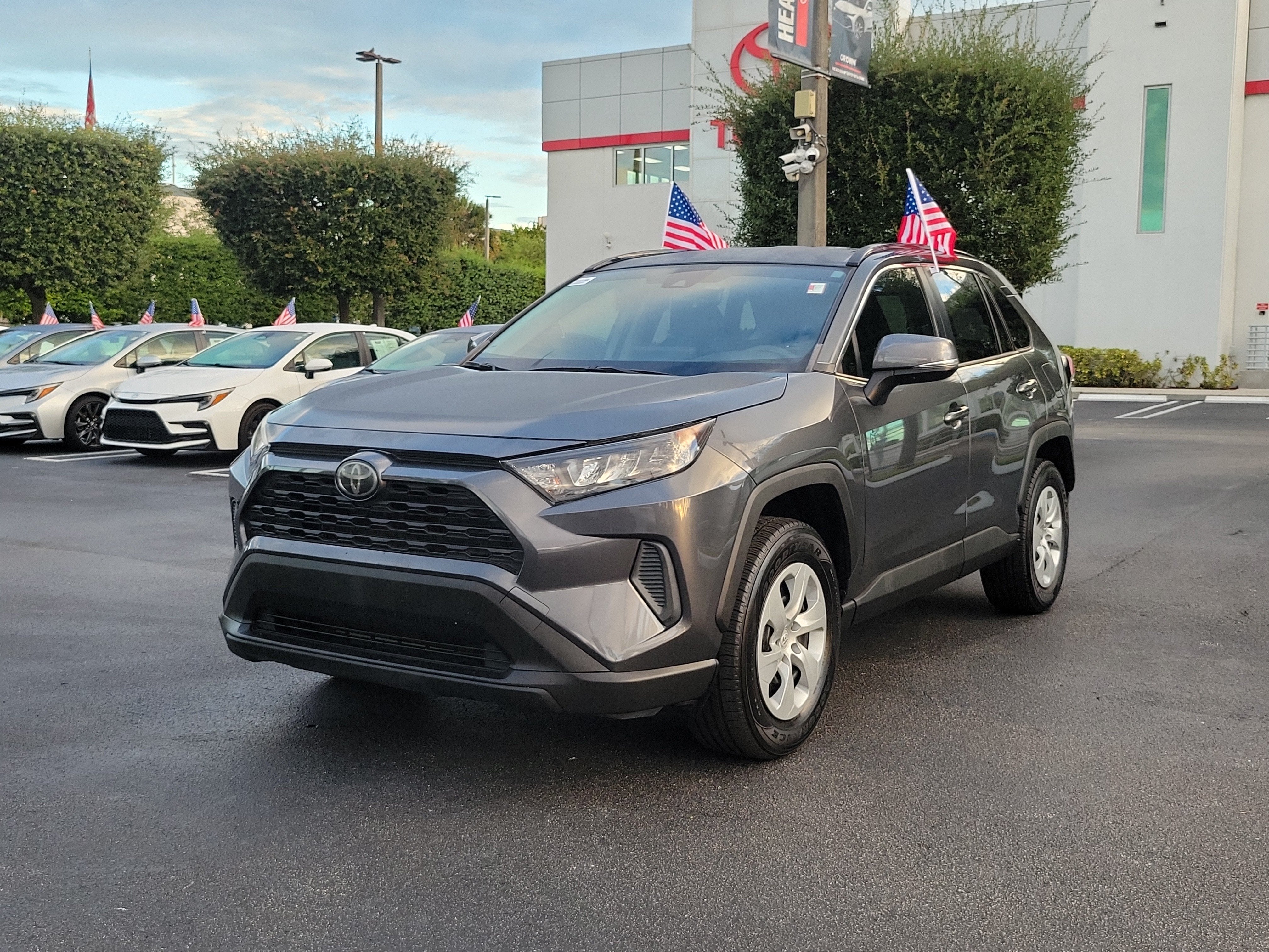 2020 Toyota RAV4 LE