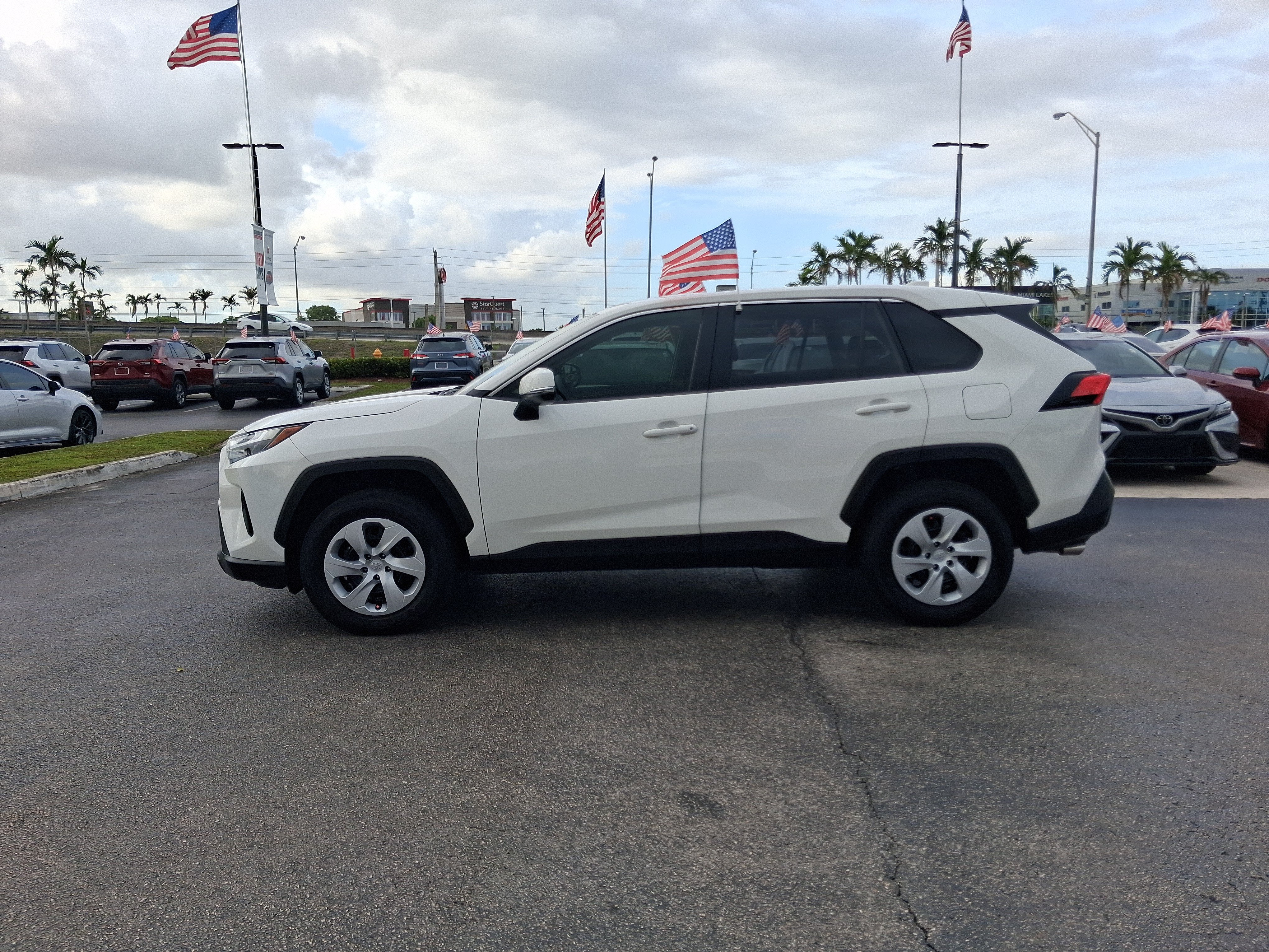 2025 Toyota RAV4 LE