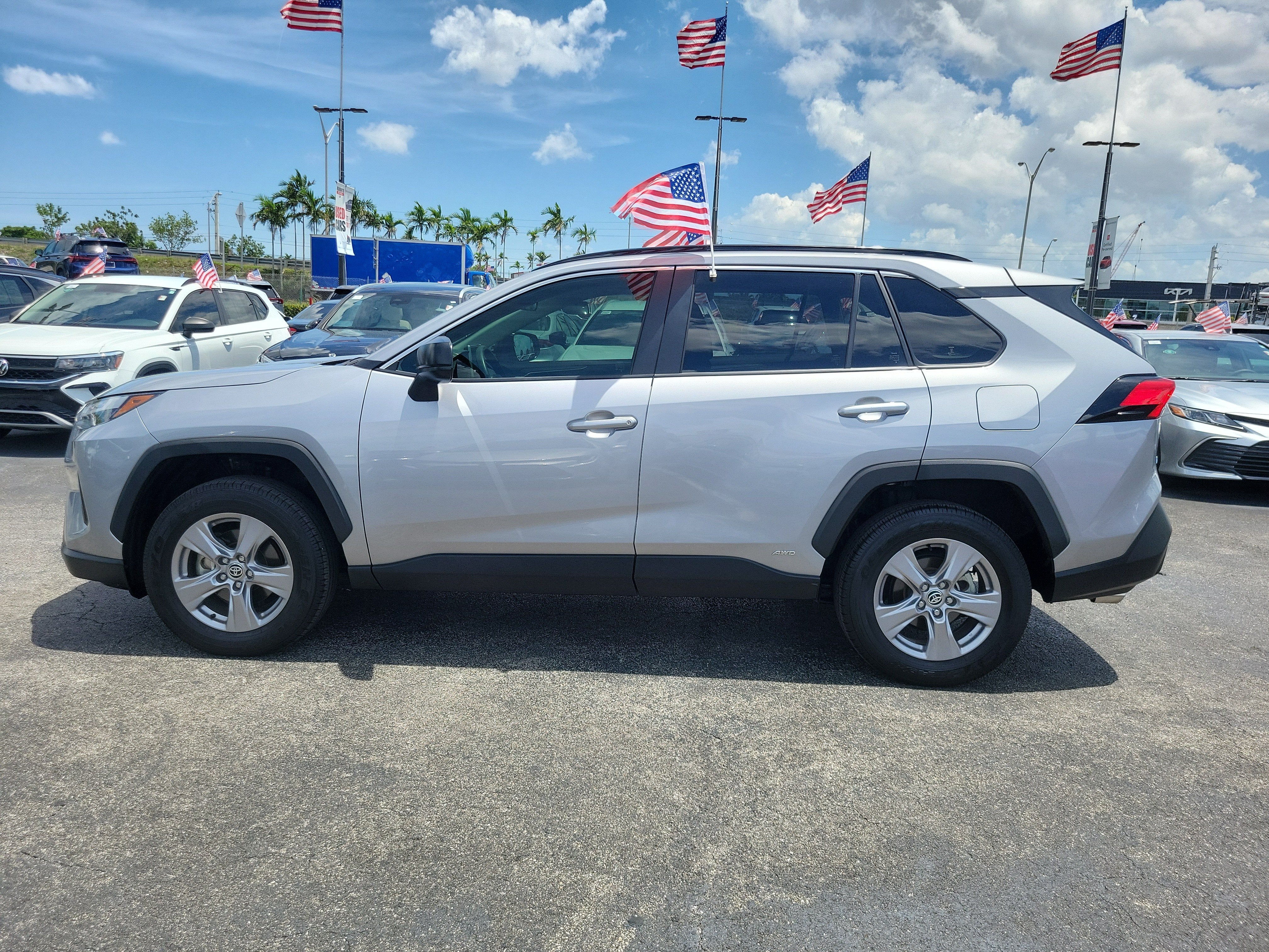 2025 Toyota RAV4 Hybrid LE
