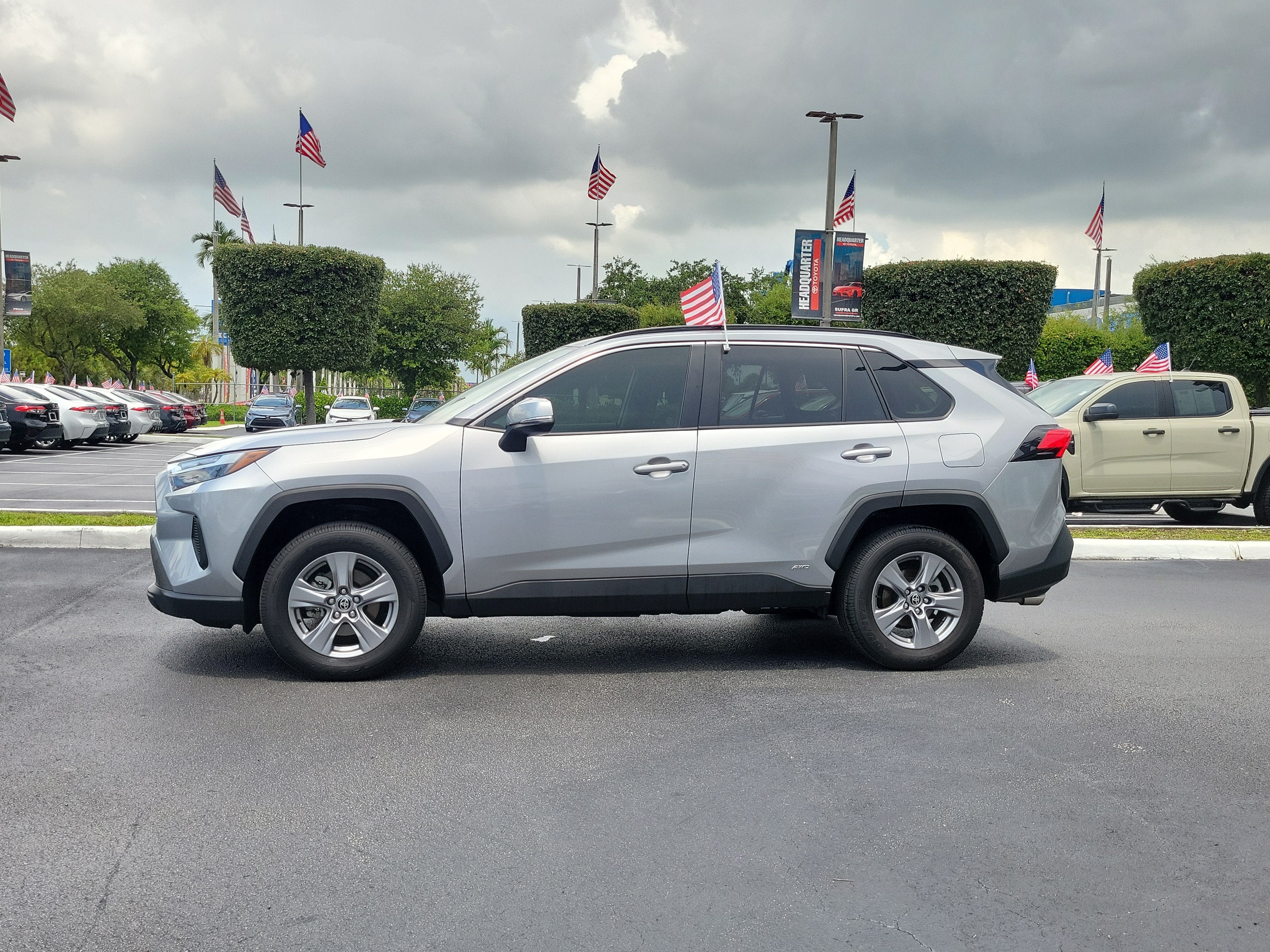 2025 Toyota RAV4 Hybrid LE