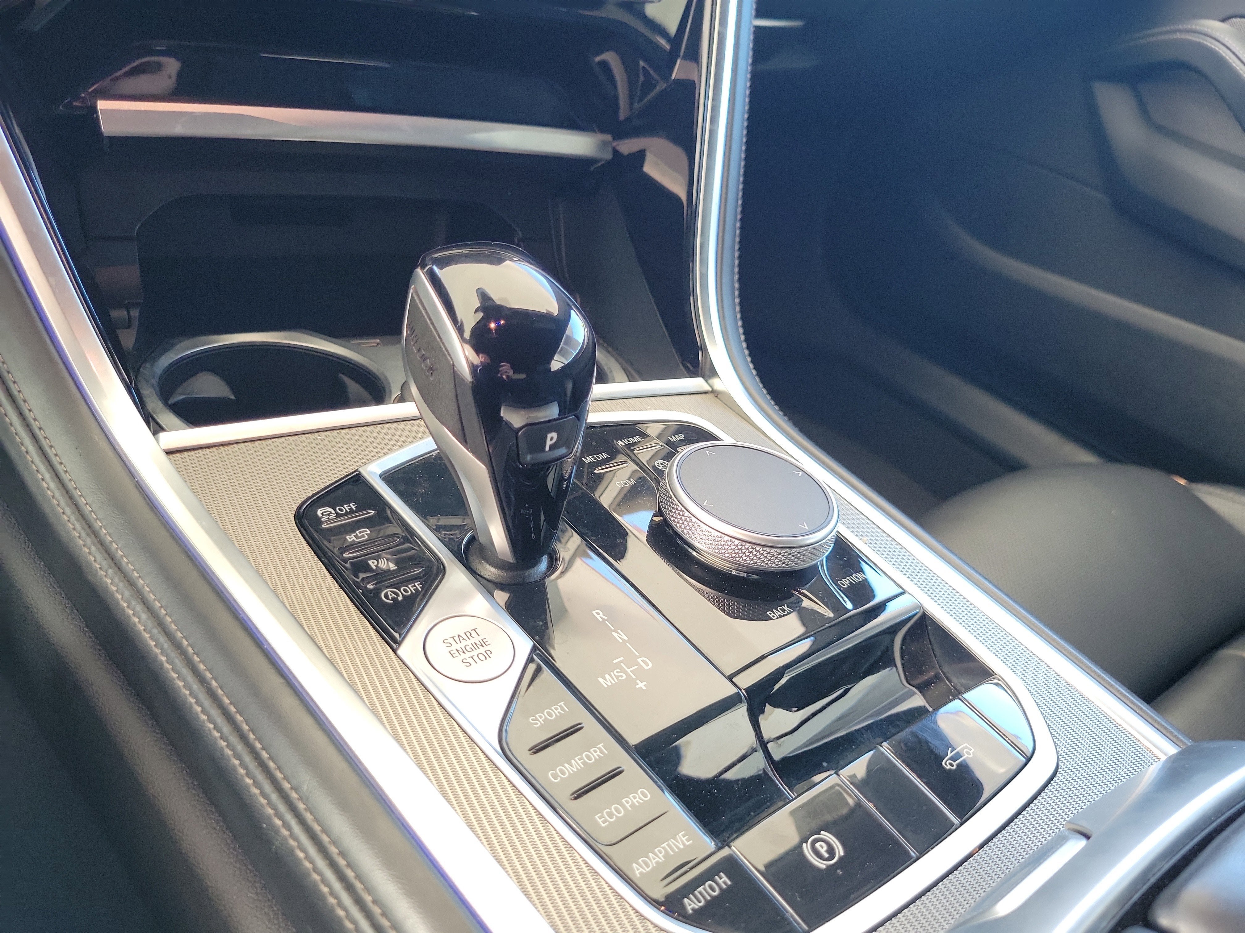 2025 BMW 8 Series 840i