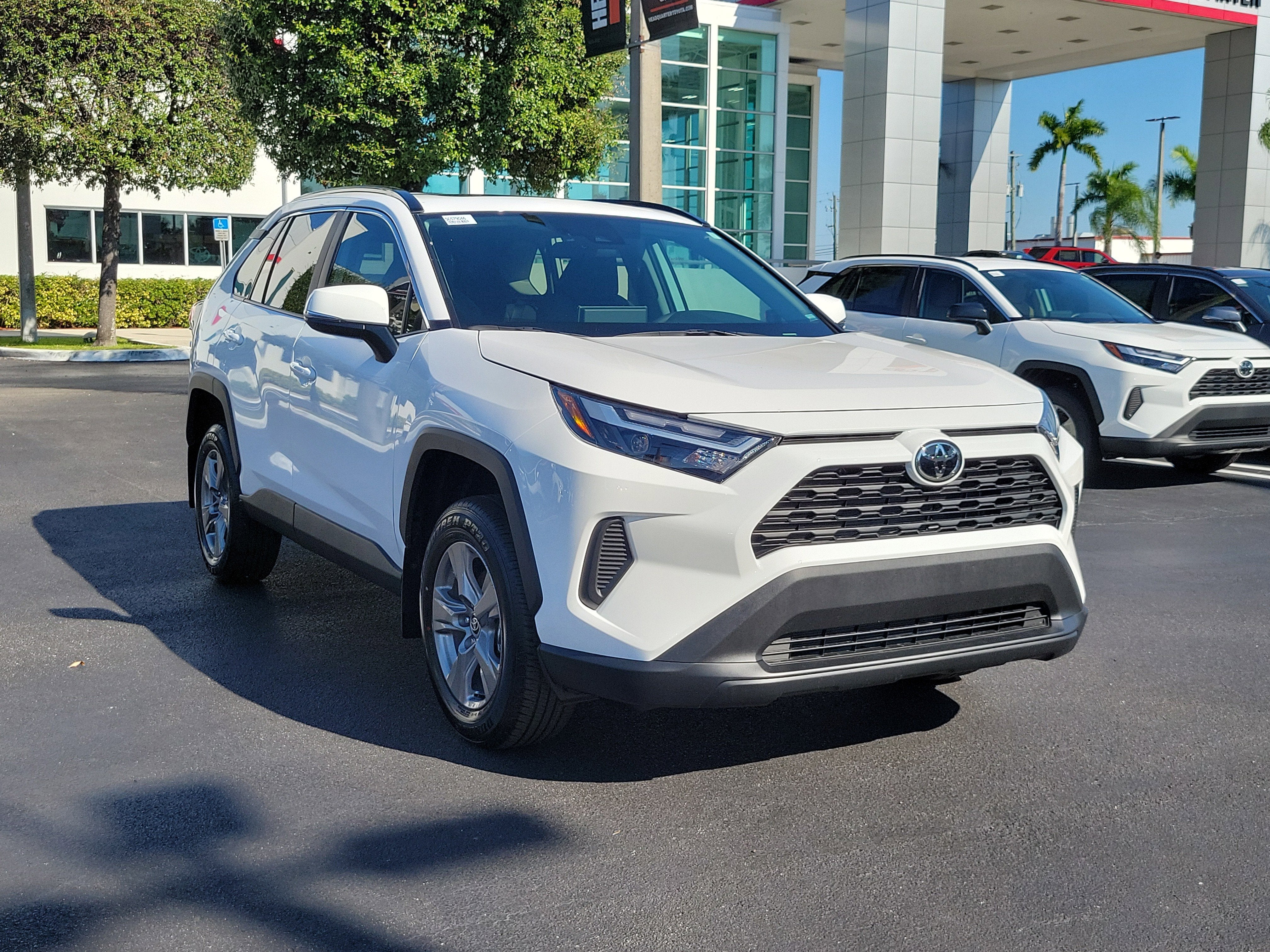 2025 Toyota RAV4 XLE