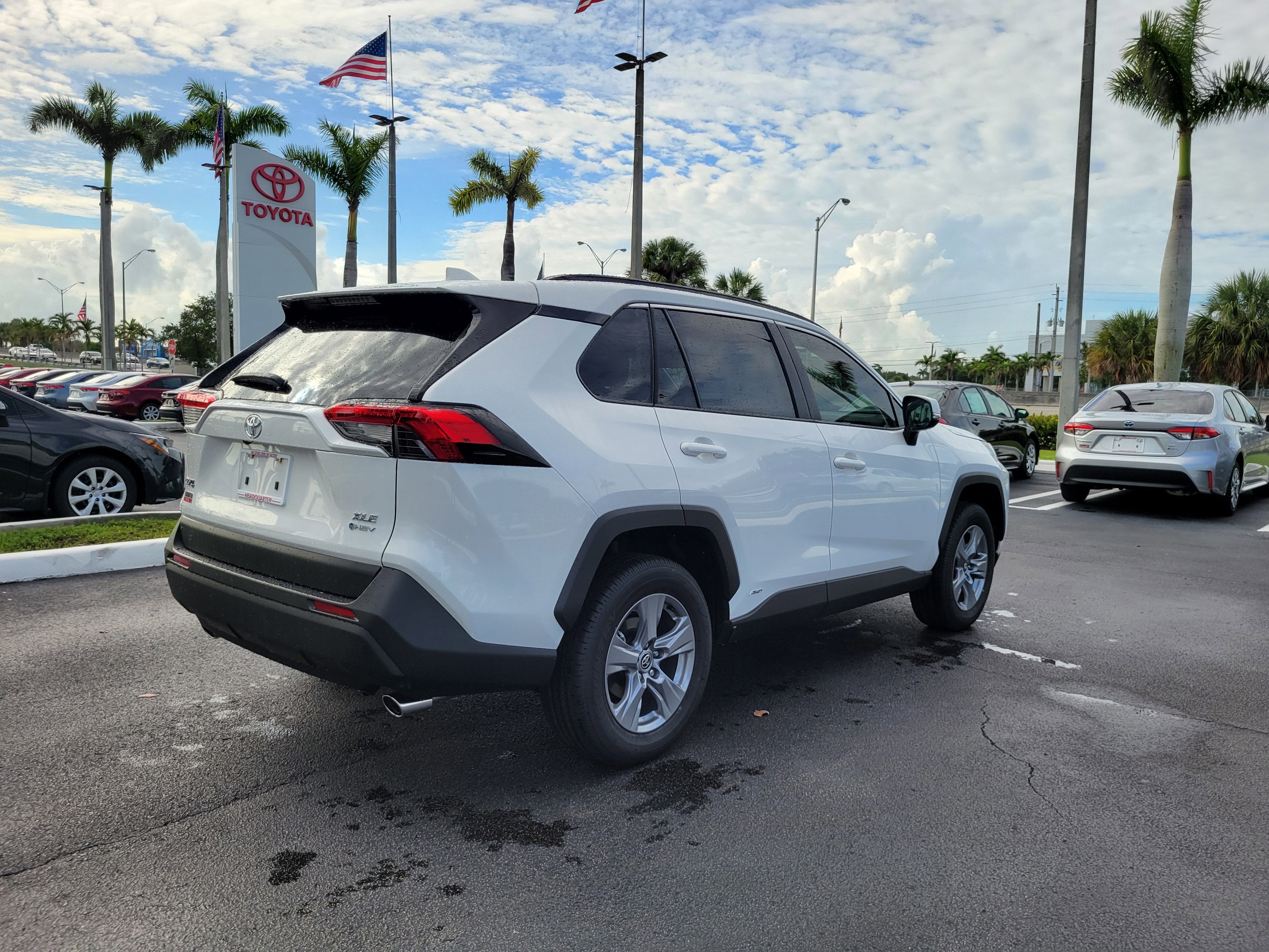 2025 Toyota RAV4 Hybrid Hybrid XLE