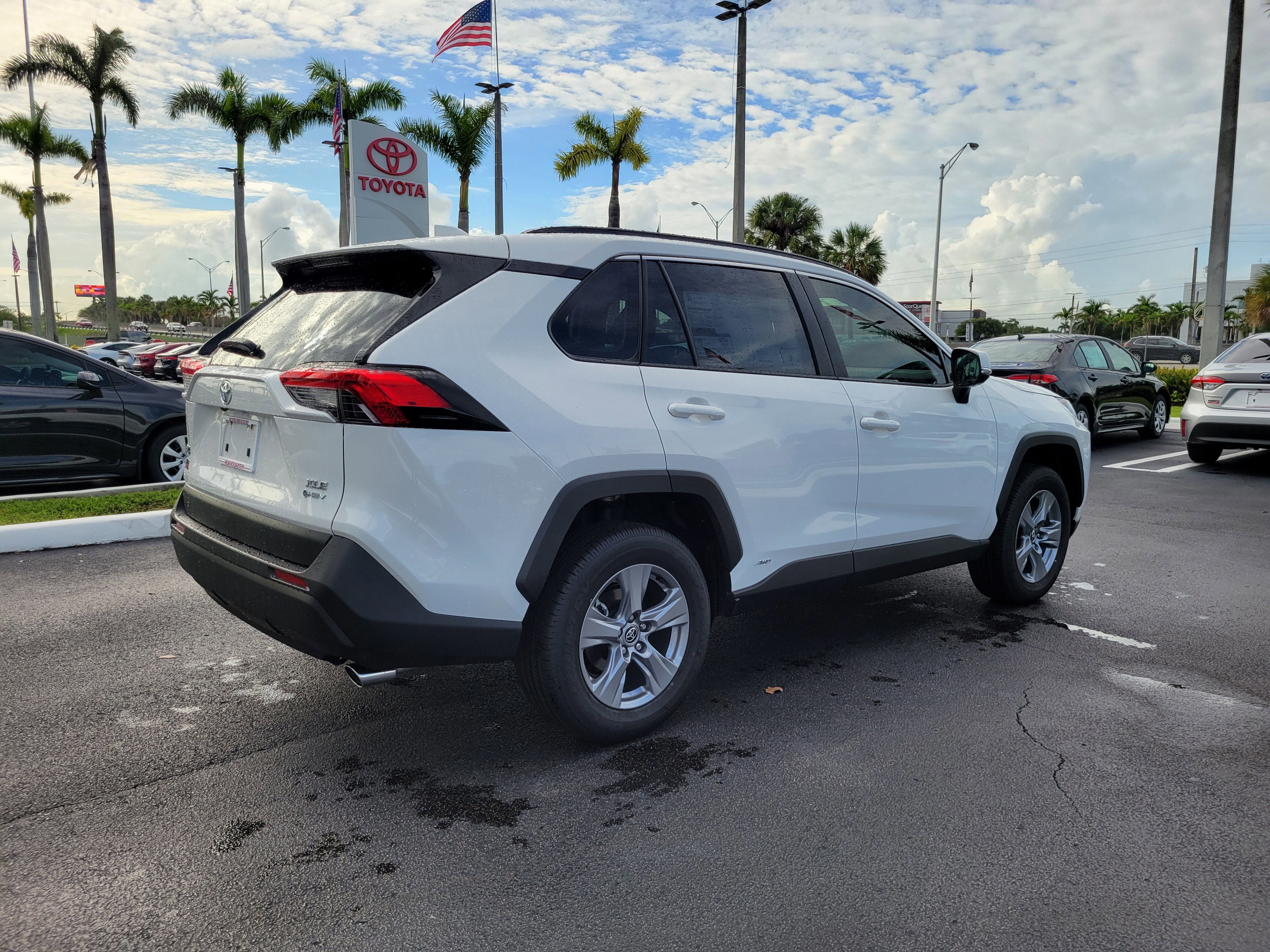 2025 Toyota RAV4 Hybrid Hybrid XLE