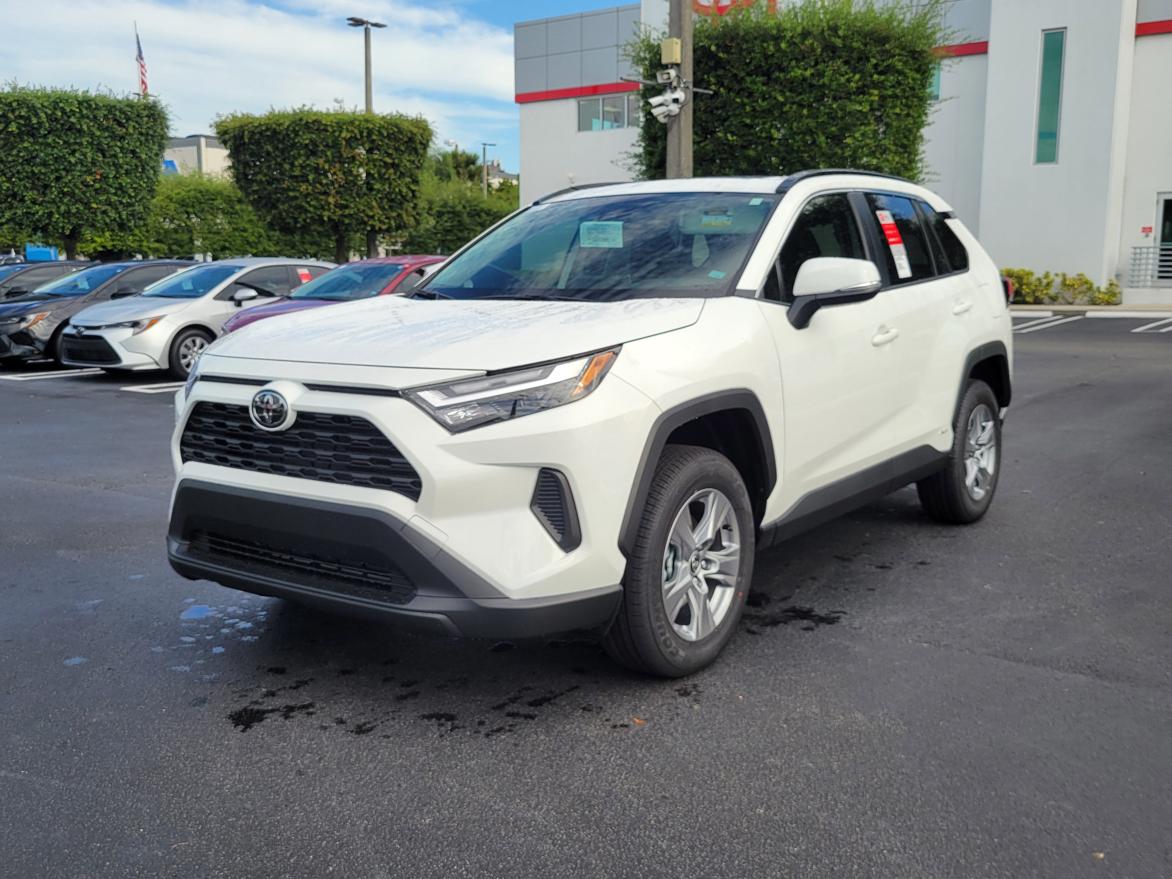 2025 Toyota RAV4 Hybrid Hybrid XLE