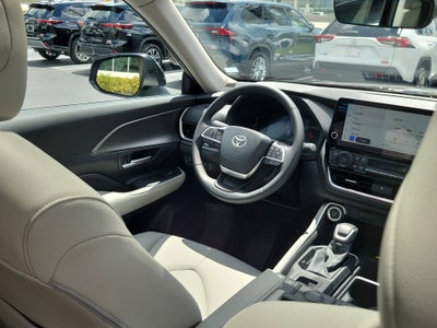 2026 Toyota Highlander Platinum