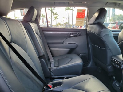 2026 Toyota Highlander Platinum