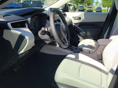 2026 Toyota Corolla Cross LE