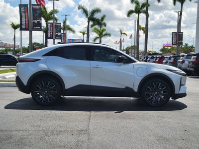 2026 Toyota C-HR XSE