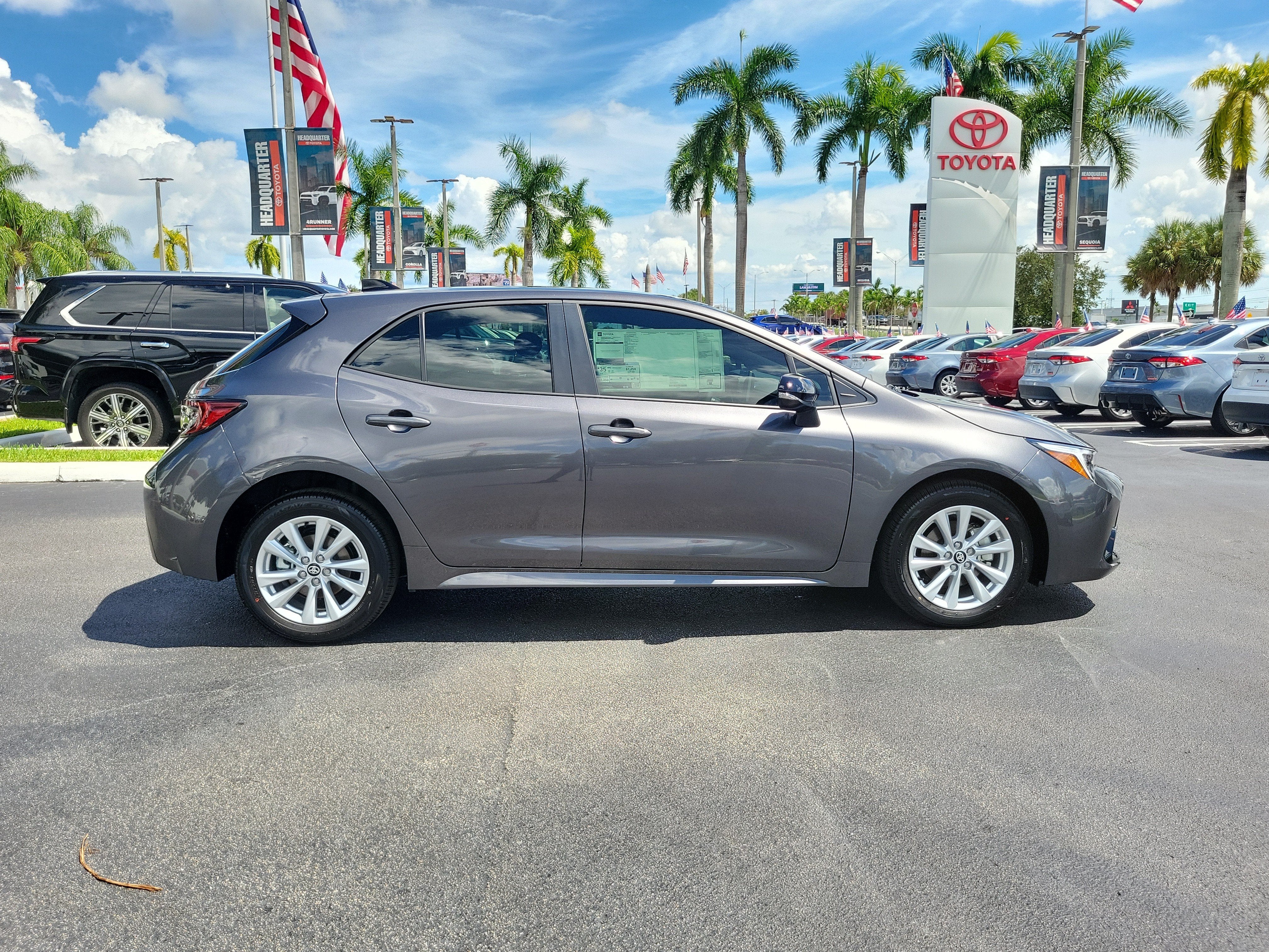 2027 Toyota Corolla Hatchback SE