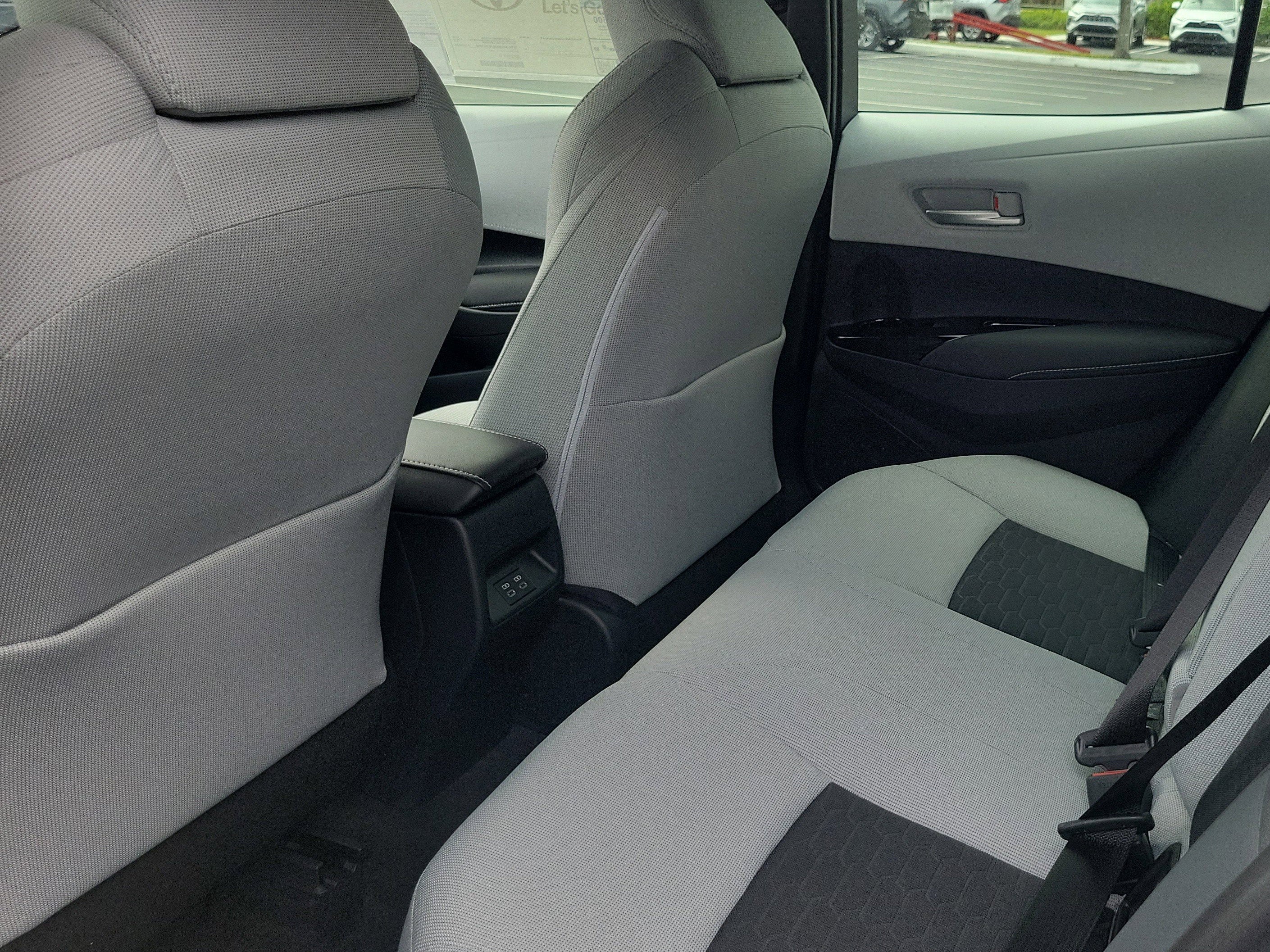 2026 Toyota Corolla Hatchback SE