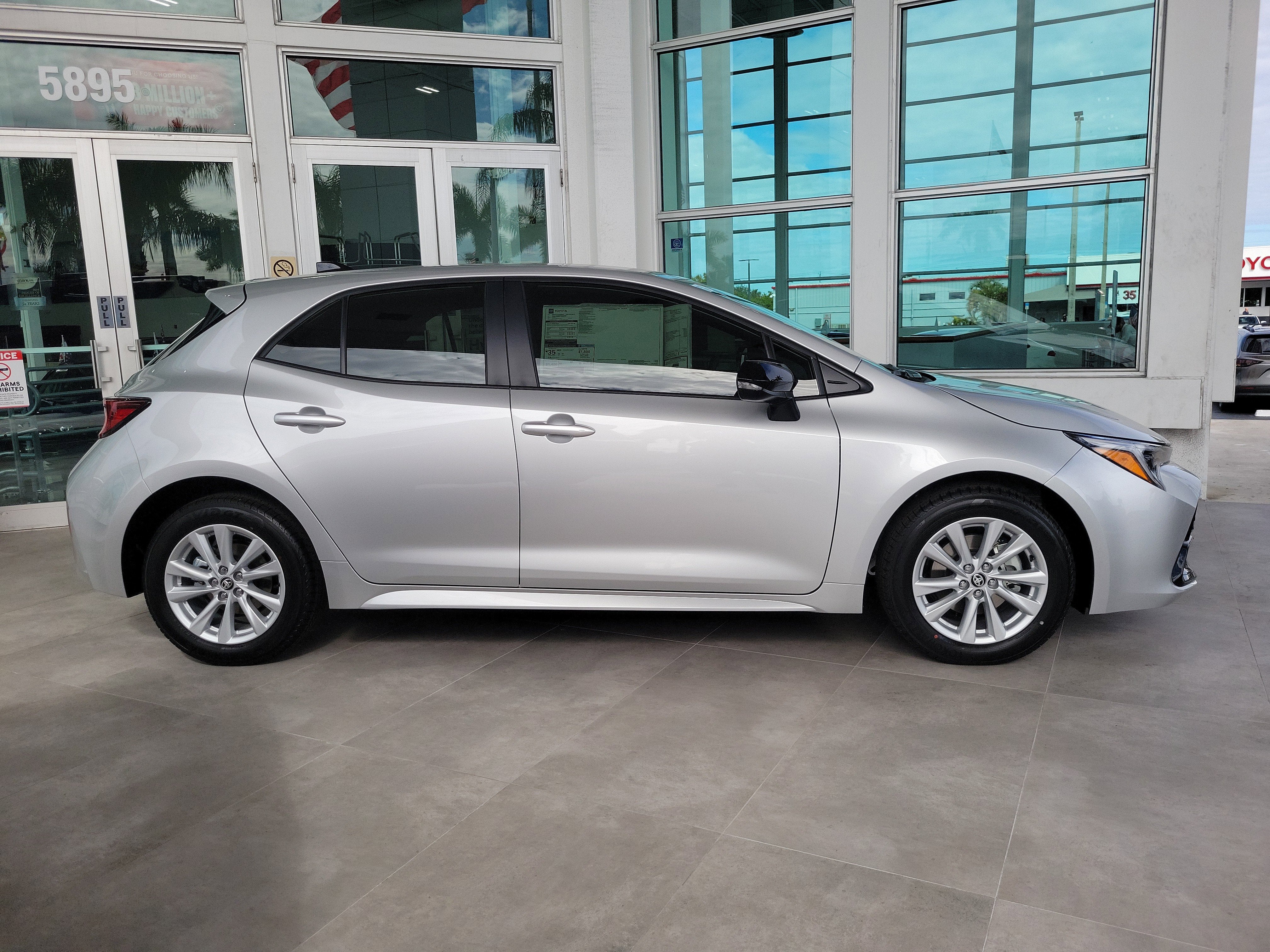 2026 Toyota Corolla Hatchback SE
